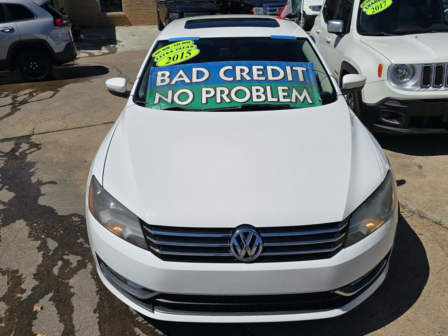 2015 WHITE Volkswagen Passat SE (1VWBT7A30FC) , 6-Speed Automatic transmission, located at 2660 S.Garland Avenue, Garland, TX, 75041, (469) 298-3118, 32.885551, -96.655602 - Photo#8