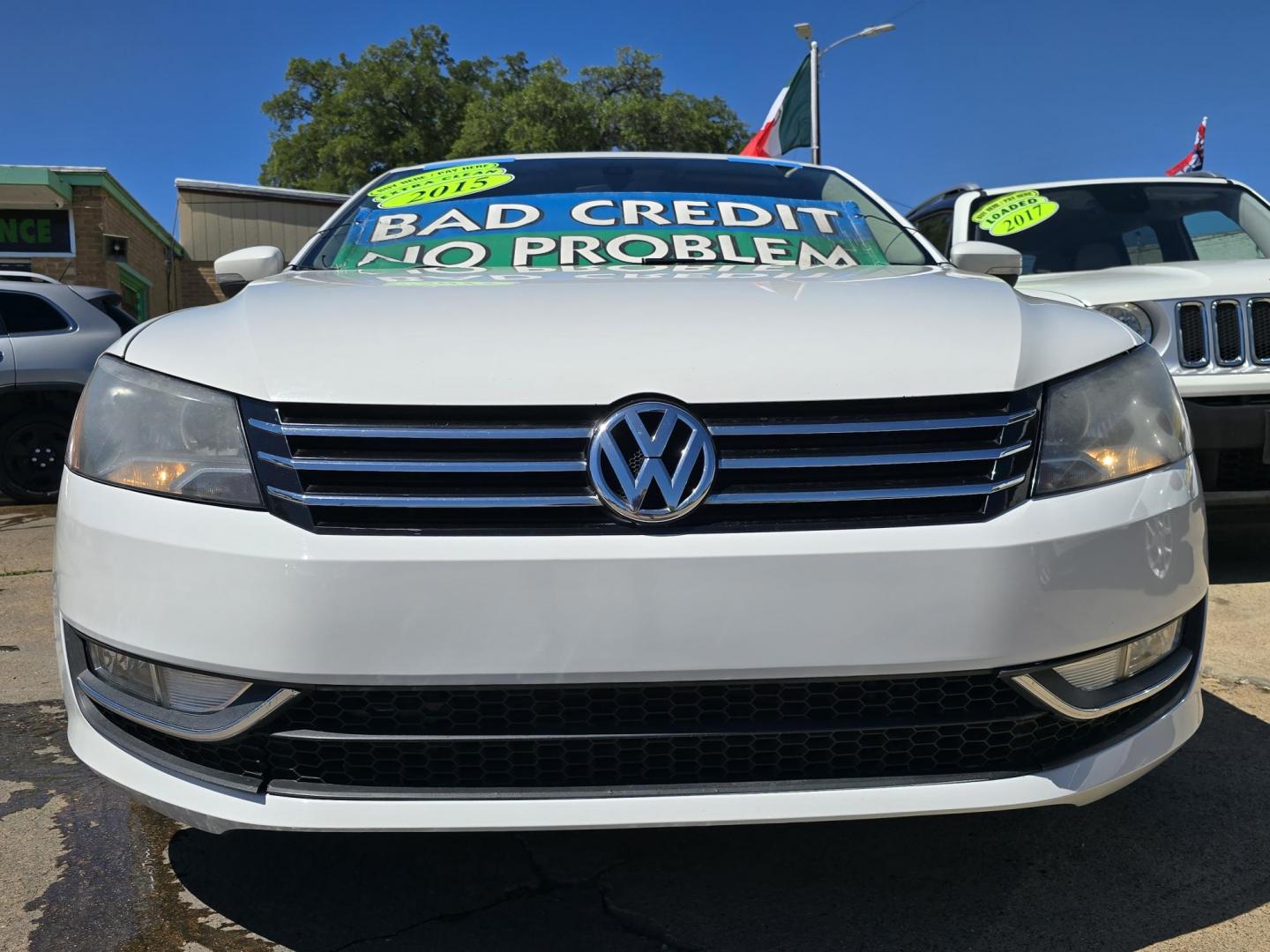 2015 WHITE Volkswagen Passat SE (1VWBT7A30FC) , 6-Speed Automatic transmission, located at 2660 S.Garland Avenue, Garland, TX, 75041, (469) 298-3118, 32.885551, -96.655602 - Photo#9