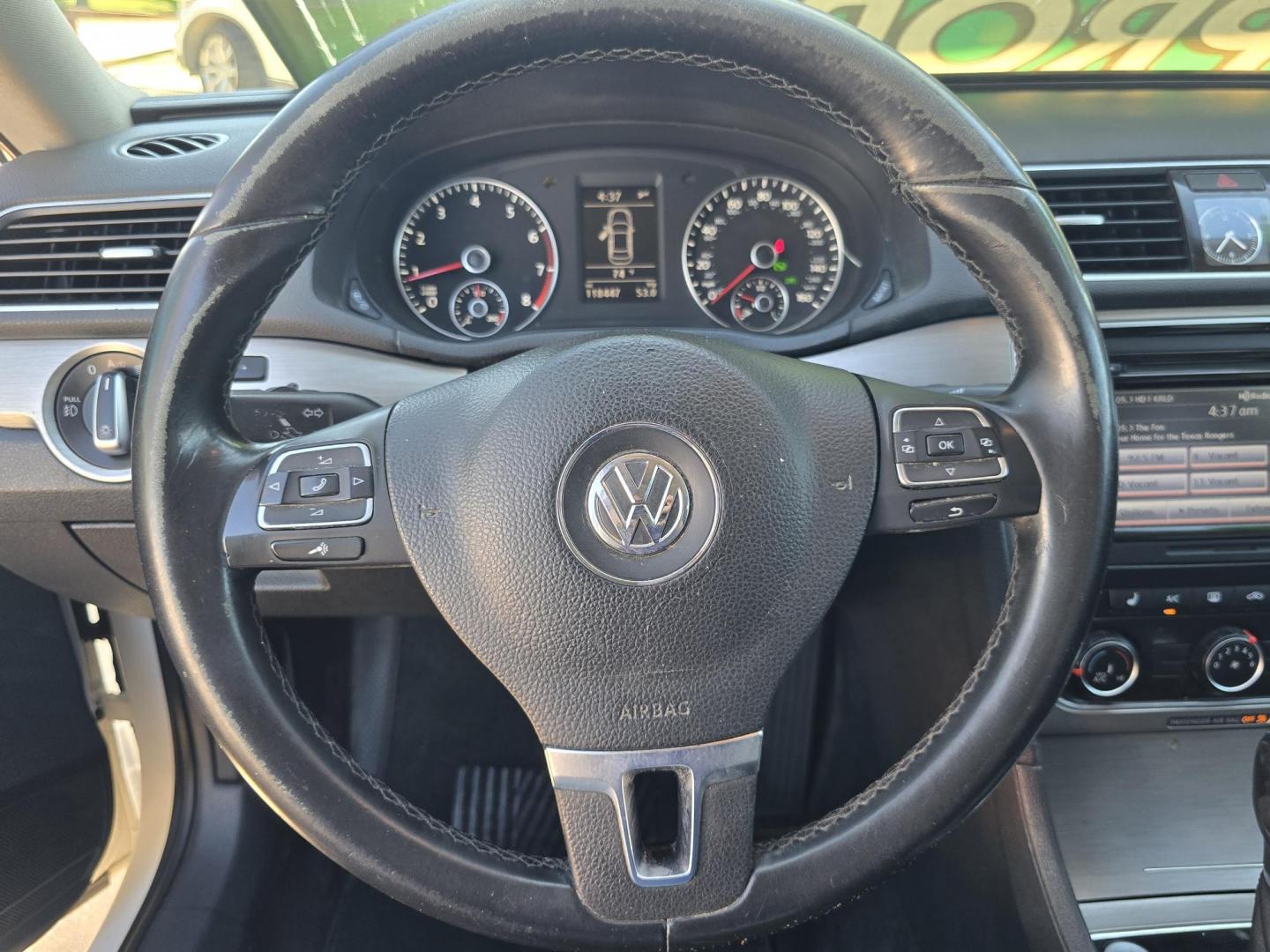 2015 WHITE Volkswagen Passat SE (1VWBT7A30FC) , 6-Speed Automatic transmission, located at 2660 S.Garland Avenue, Garland, TX, 75041, (469) 298-3118, 32.885551, -96.655602 - Photo#12
