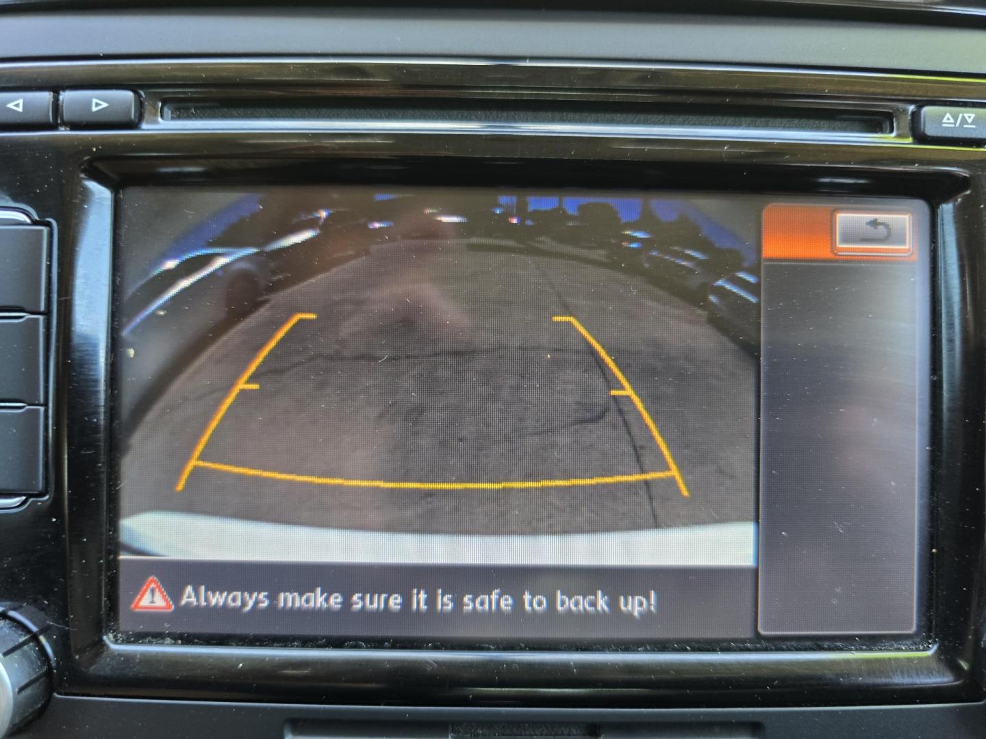 2015 WHITE Volkswagen Passat SE (1VWBT7A30FC) , 6-Speed Automatic transmission, located at 2660 S.Garland Avenue, Garland, TX, 75041, (469) 298-3118, 32.885551, -96.655602 - Photo#15