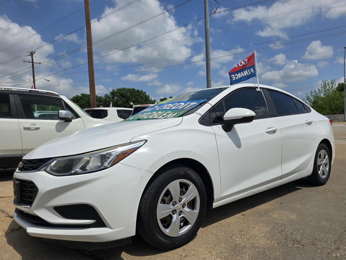 2016 WHITE Chevrolet Cruze LS (1G1BC5SM5G7) with an 1.4L L4 DOHC 16V TURBO engine, 6A transmission, located at 2660 S.Garland Avenue, Garland, TX, 75041, (469) 298-3118, 32.885551, -96.655602 - Photo#7