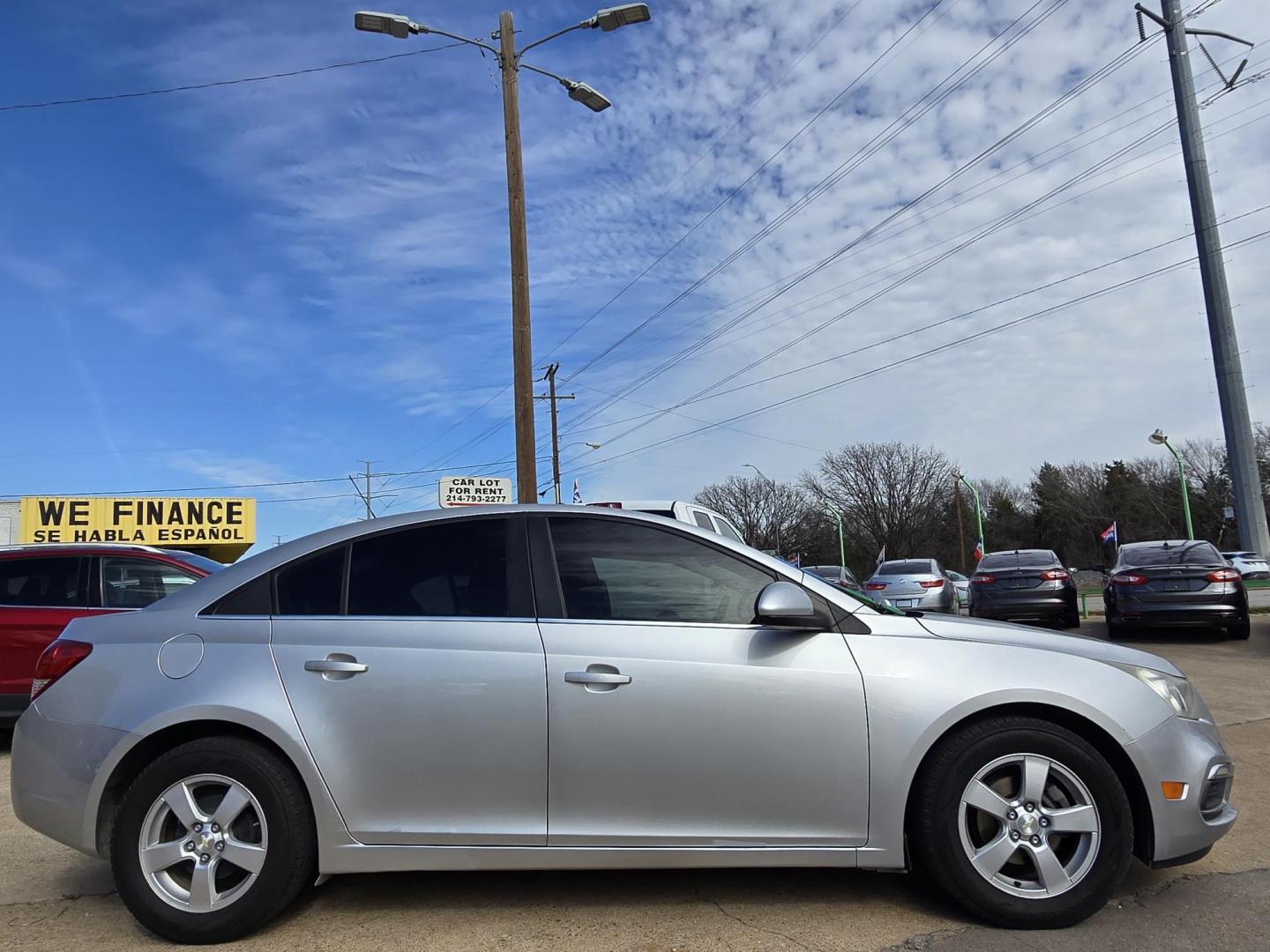 2016 SILVER Chevrolet Cruze 2LT Auto (1G1PE5SB6G7) with an 1.4L L4 DOHC 16V TURBO engine, 6-Speed Automatic transmission, located at 2660 S.Garland Avenue, Garland, TX, 75041, (469) 298-3118, 32.885551, -96.655602 - Photo#2