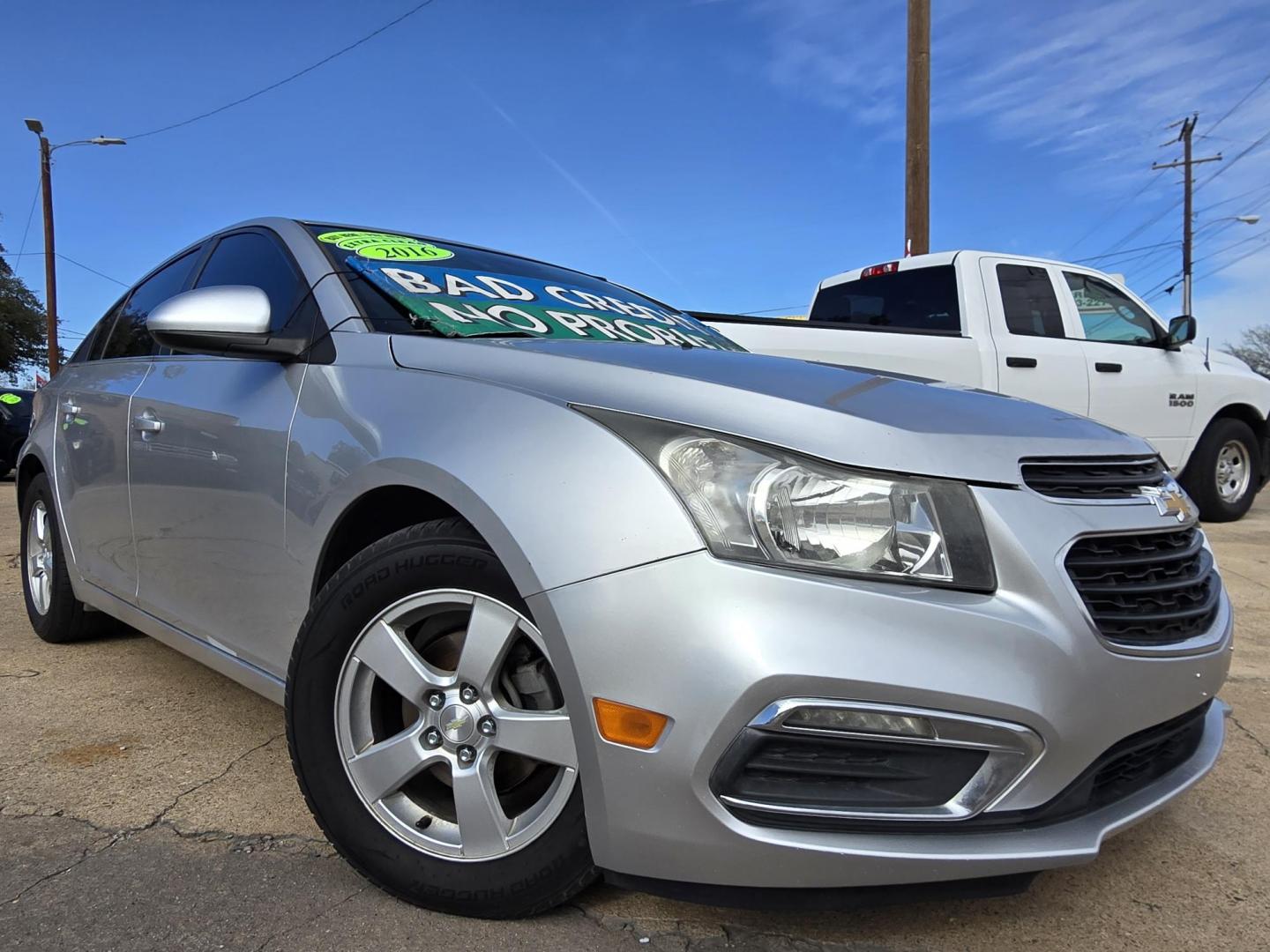 2016 SILVER Chevrolet Cruze 2LT Auto (1G1PE5SB6G7) with an 1.4L L4 DOHC 16V TURBO engine, 6-Speed Automatic transmission, located at 2660 S.Garland Avenue, Garland, TX, 75041, (469) 298-3118, 32.885551, -96.655602 - Photo#0