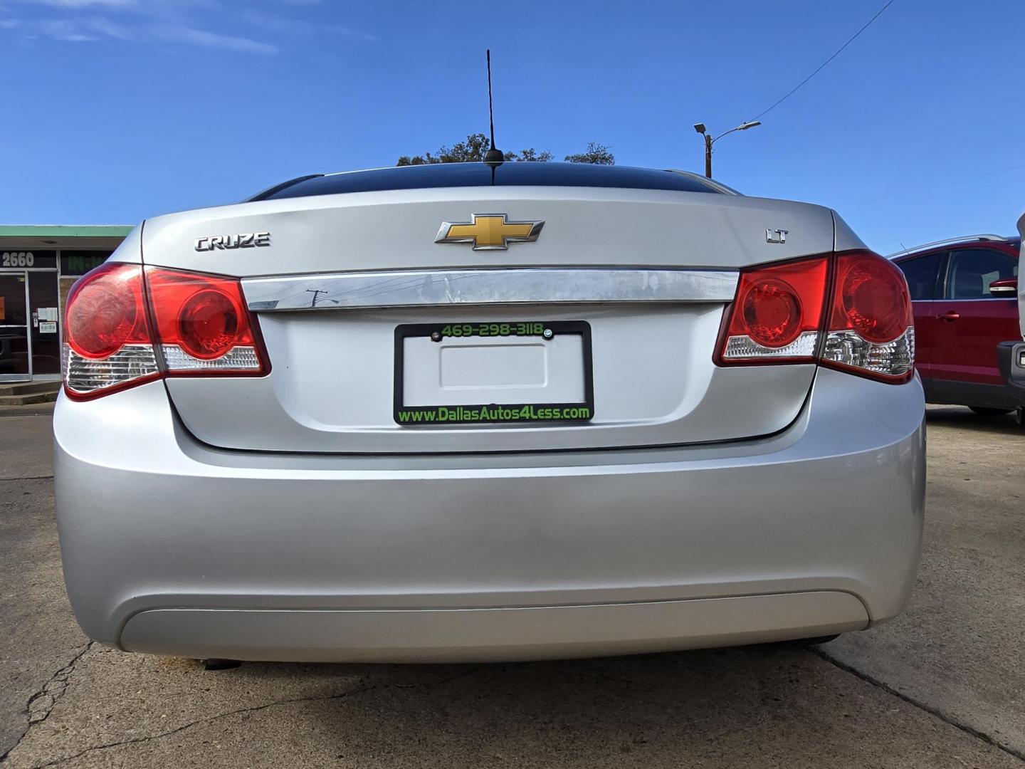 2016 SILVER Chevrolet Cruze 2LT Auto (1G1PE5SB6G7) with an 1.4L L4 DOHC 16V TURBO engine, 6-Speed Automatic transmission, located at 2660 S.Garland Avenue, Garland, TX, 75041, (469) 298-3118, 32.885551, -96.655602 - Photo#4