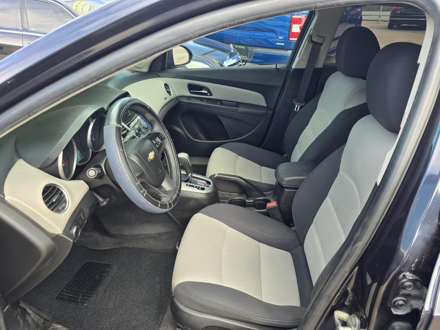 2016 BLACK Chevrolet Cruze Limited LS (1G1PC5SH2G7) with an 1.8L L4 DOHC 16V FFV engine, 6A transmission, located at 2660 S.Garland Avenue, Garland, TX, 75041, (469) 298-3118, 32.885551, -96.655602 - Photo#11