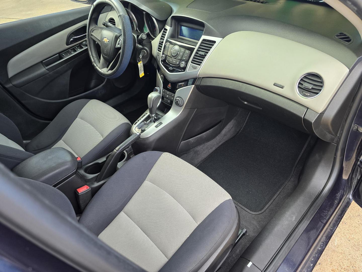 2016 BLACK Chevrolet Cruze Limited LS (1G1PC5SH2G7) with an 1.8L L4 DOHC 16V FFV engine, 6A transmission, located at 2660 S.Garland Avenue, Garland, TX, 75041, (469) 298-3118, 32.885551, -96.655602 - Photo#17