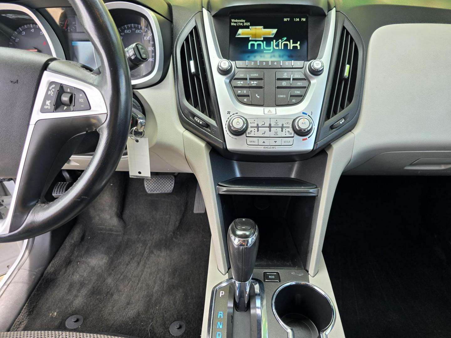 2016 WHITE Chevrolet Equinox LT (2GNALCEK6G6) with an 2.4L L4 DOHC 16V FFV engine, 6A transmission, located at 2660 S.Garland Avenue, Garland, TX, 75041, (469) 298-3118, 32.885551, -96.655602 - Photo#13