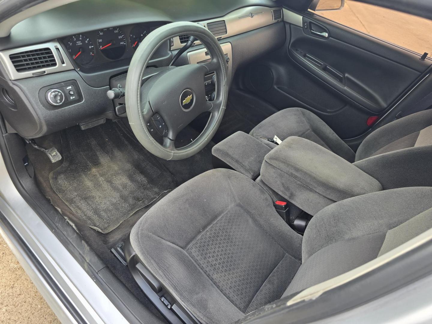 2016 Chevrolet Impala Limited Police Cruiser (2G1WD5E3XG1) with an 3.6L V6 DOHC 24V engine, 6A transmission, located at 2660 S.Garland Avenue, Garland, TX, 75041, (469) 298-3118, 32.885551, -96.655602 - Photo#10