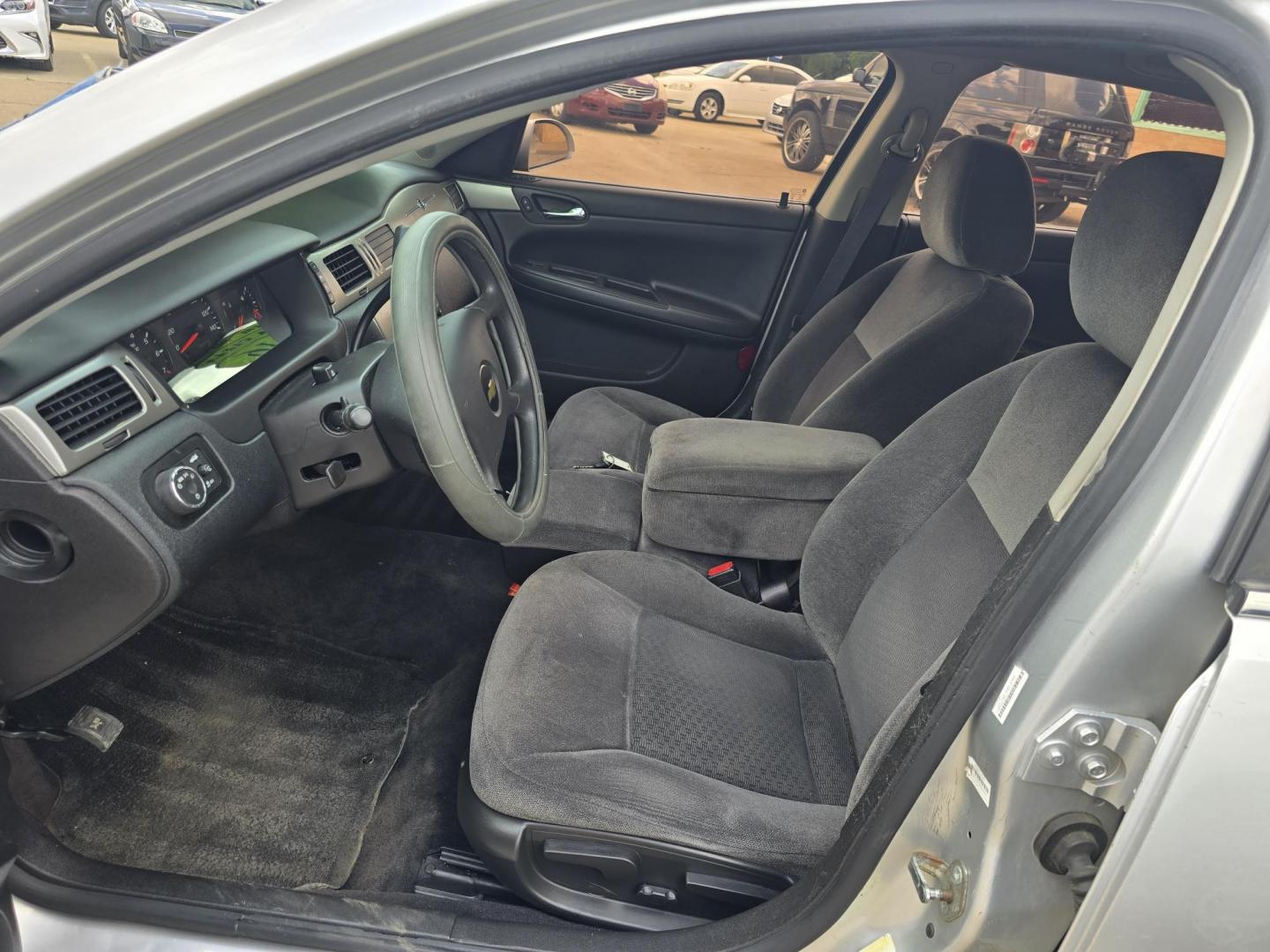 2016 Chevrolet Impala Limited Police Cruiser (2G1WD5E3XG1) with an 3.6L V6 DOHC 24V engine, 6A transmission, located at 2660 S.Garland Avenue, Garland, TX, 75041, (469) 298-3118, 32.885551, -96.655602 - Photo#11