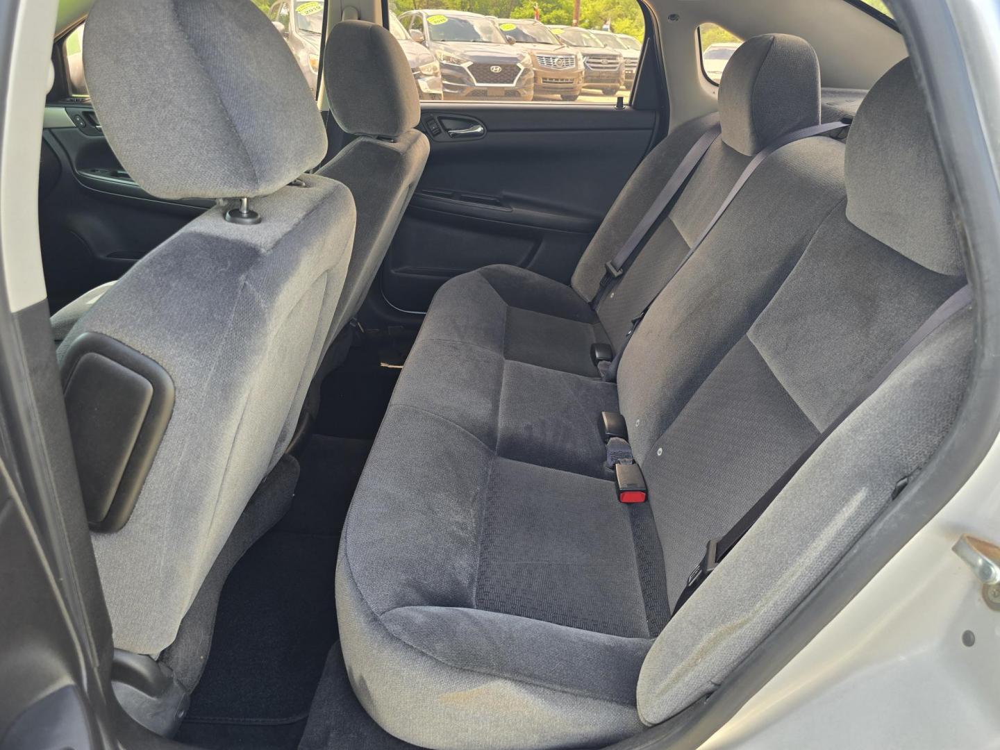 2016 Chevrolet Impala Limited Police Cruiser (2G1WD5E3XG1) with an 3.6L V6 DOHC 24V engine, 6A transmission, located at 2660 S.Garland Avenue, Garland, TX, 75041, (469) 298-3118, 32.885551, -96.655602 - Photo#14