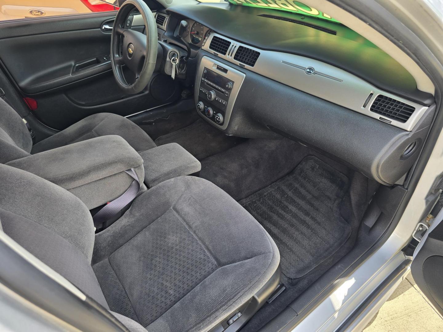 2016 Chevrolet Impala Limited Police Cruiser (2G1WD5E3XG1) with an 3.6L V6 DOHC 24V engine, 6A transmission, located at 2660 S.Garland Avenue, Garland, TX, 75041, (469) 298-3118, 32.885551, -96.655602 - Photo#17