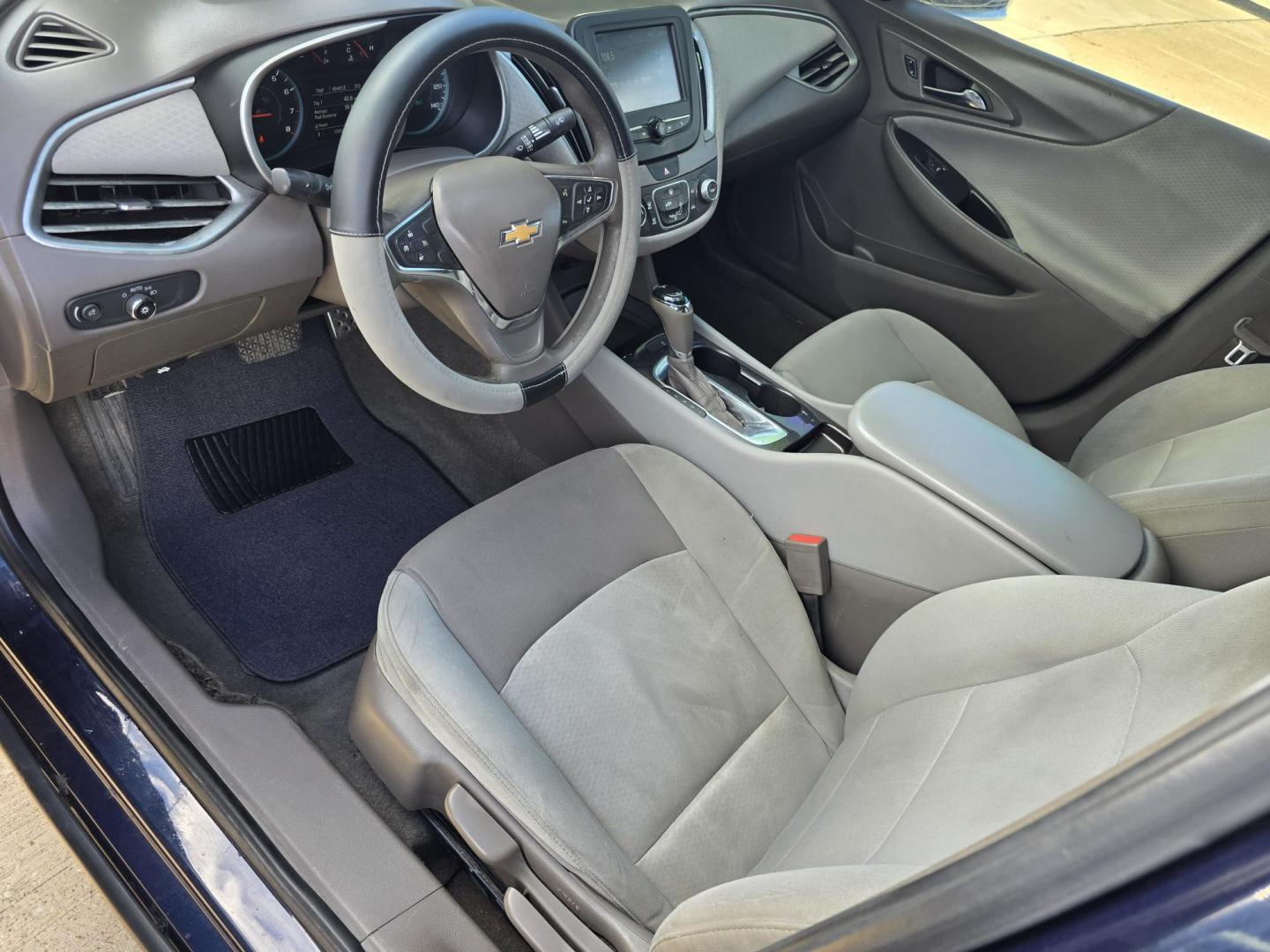 2016 Chevrolet Malibu LS (1G1ZB5ST7GF) with an 1.5L L4 DOHC 16V engine, 6A transmission, located at 2660 S.Garland Avenue, Garland, TX, 75041, (469) 298-3118, 32.885551, -96.655602 - Photo#10