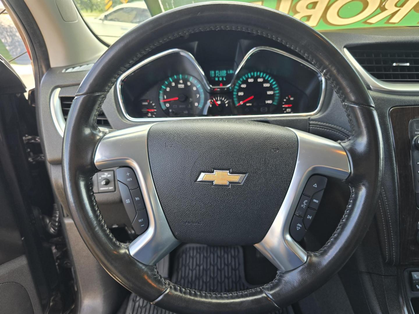 2016 Chevrolet Traverse 1LT FWD (1GNKRGKD8GJ) with an 3.6L V6 DOHC 24V engine, 6A transmission, located at 2660 S.Garland Avenue, Garland, TX, 75041, (469) 298-3118, 32.885551, -96.655602 - Photo#13