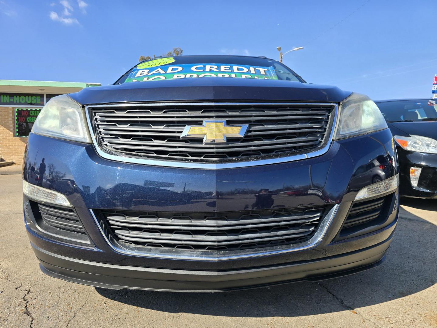 2016 BLUE Chevrolet Traverse LS (1GNKRFED5GJ) with an 3.6L V6 DOHC 24V engine, 6A transmission, located at 2660 S.Garland Avenue, Garland, TX, 75041, (469) 298-3118, 32.885551, -96.655602 - Photo#9