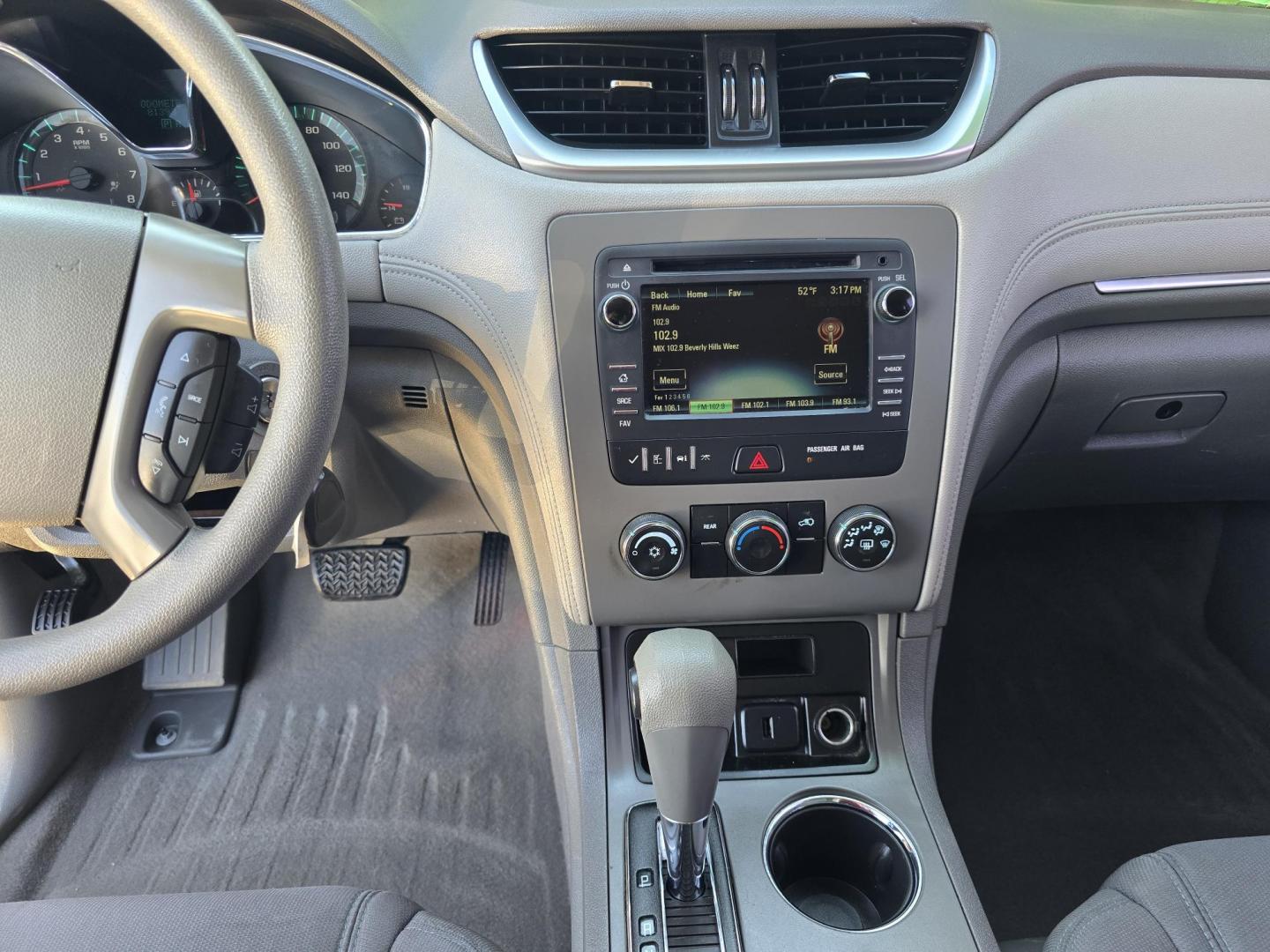 2016 BLUE Chevrolet Traverse LS (1GNKRFED5GJ) with an 3.6L V6 DOHC 24V engine, 6A transmission, located at 2660 S.Garland Avenue, Garland, TX, 75041, (469) 298-3118, 32.885551, -96.655602 - Photo#13