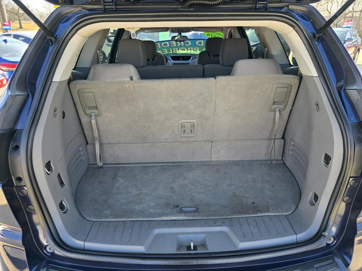 2016 BLUE Chevrolet Traverse LS (1GNKRFED5GJ) with an 3.6L V6 DOHC 24V engine, 6A transmission, located at 2660 S.Garland Avenue, Garland, TX, 75041, (469) 298-3118, 32.885551, -96.655602 - Photo#17