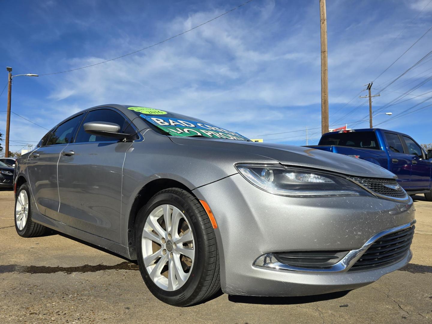 2016 GRAY Chrysler 200 Limited (1C3CCCAB5GN) with an 2.4L L4 DOHC 16V engine, 9A transmission, located at 2660 S.Garland Avenue, Garland, TX, 75041, (469) 298-3118, 32.885551, -96.655602 - Photo#1