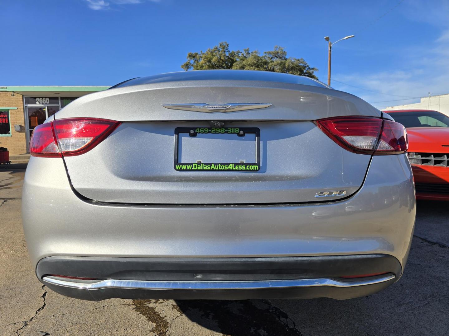 2016 GRAY Chrysler 200 Limited (1C3CCCAB5GN) with an 2.4L L4 DOHC 16V engine, 9A transmission, located at 2660 S.Garland Avenue, Garland, TX, 75041, (469) 298-3118, 32.885551, -96.655602 - Photo#4