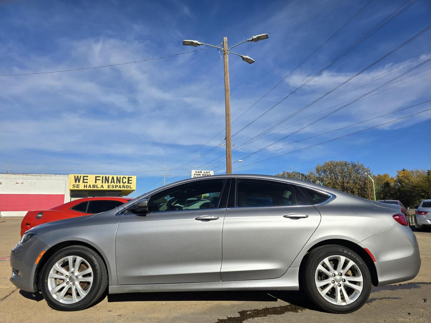 2016 GRAY Chrysler 200 Limited (1C3CCCAB5GN) with an 2.4L L4 DOHC 16V engine, 9A transmission, located at 2660 S.Garland Avenue, Garland, TX, 75041, (469) 298-3118, 32.885551, -96.655602 - Photo#6
