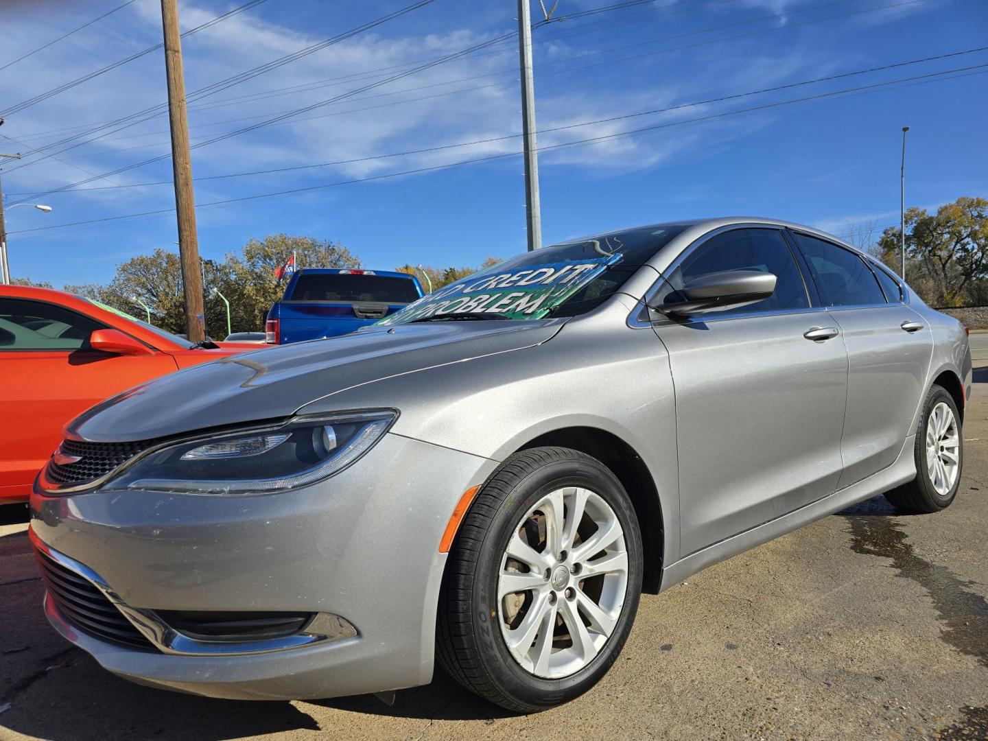 2016 GRAY Chrysler 200 Limited (1C3CCCAB5GN) with an 2.4L L4 DOHC 16V engine, 9A transmission, located at 2660 S.Garland Avenue, Garland, TX, 75041, (469) 298-3118, 32.885551, -96.655602 - Photo#7