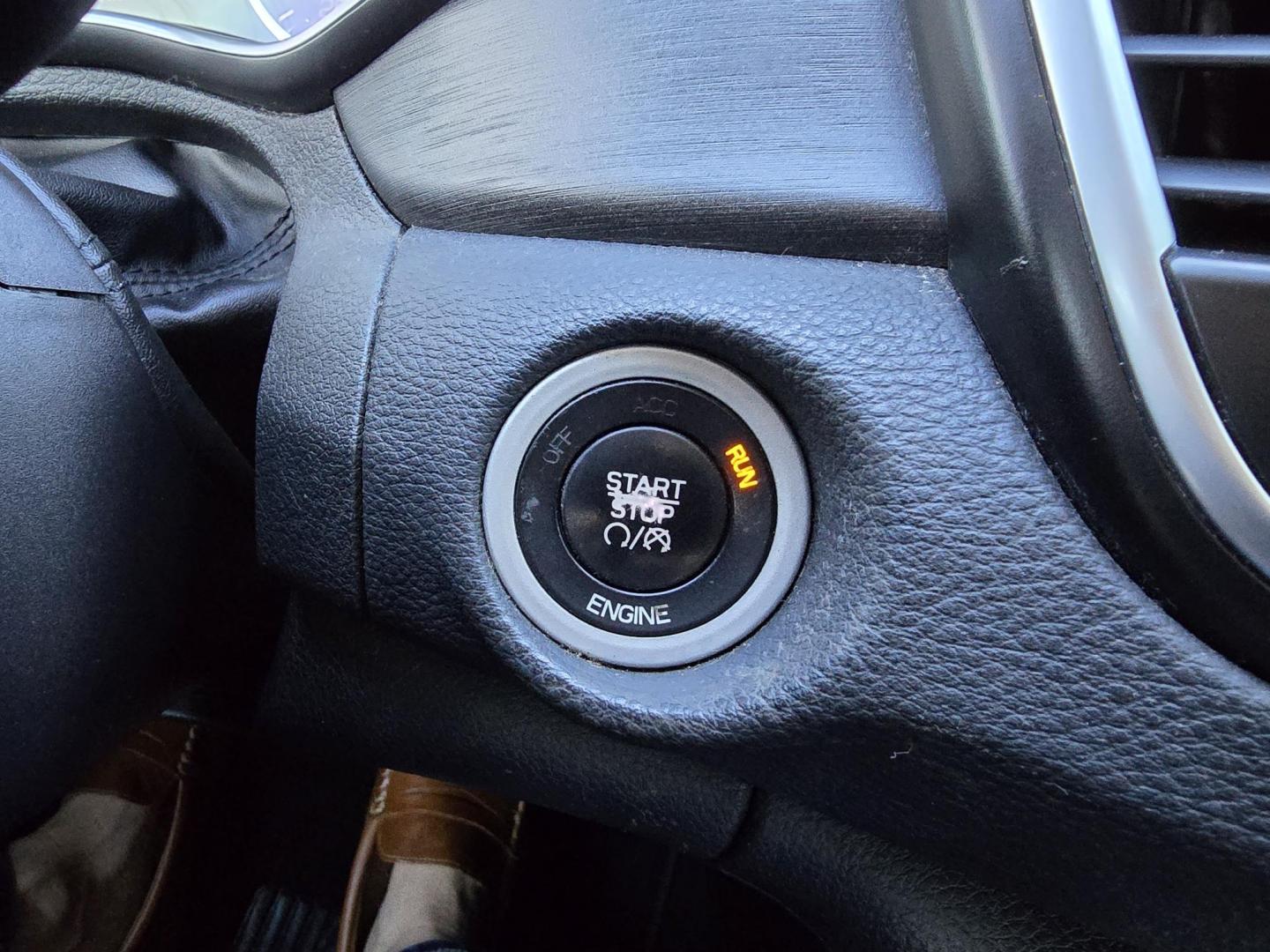 2016 GRAY Chrysler 200 Limited (1C3CCCAB5GN) with an 2.4L L4 DOHC 16V engine, 9A transmission, located at 2660 S.Garland Avenue, Garland, TX, 75041, (469) 298-3118, 32.885551, -96.655602 - Photo#13