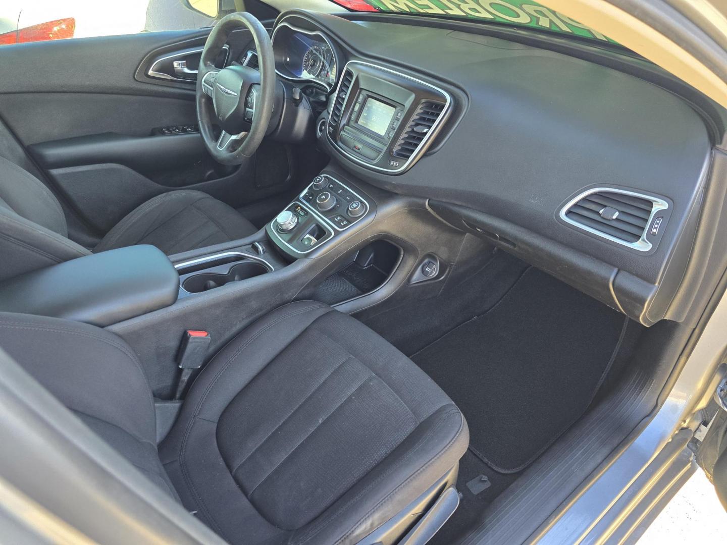 2016 GRAY Chrysler 200 Limited (1C3CCCAB5GN) with an 2.4L L4 DOHC 16V engine, 9A transmission, located at 2660 S.Garland Avenue, Garland, TX, 75041, (469) 298-3118, 32.885551, -96.655602 - Photo#19