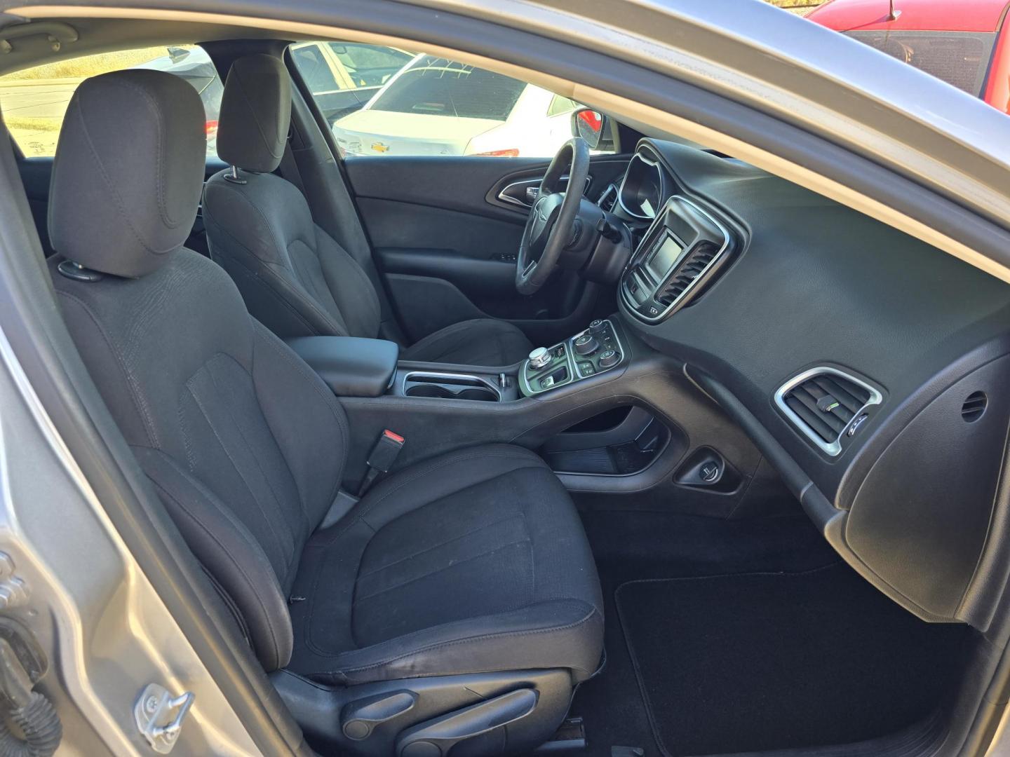 2016 GRAY Chrysler 200 Limited (1C3CCCAB5GN) with an 2.4L L4 DOHC 16V engine, 9A transmission, located at 2660 S.Garland Avenue, Garland, TX, 75041, (469) 298-3118, 32.885551, -96.655602 - Photo#18