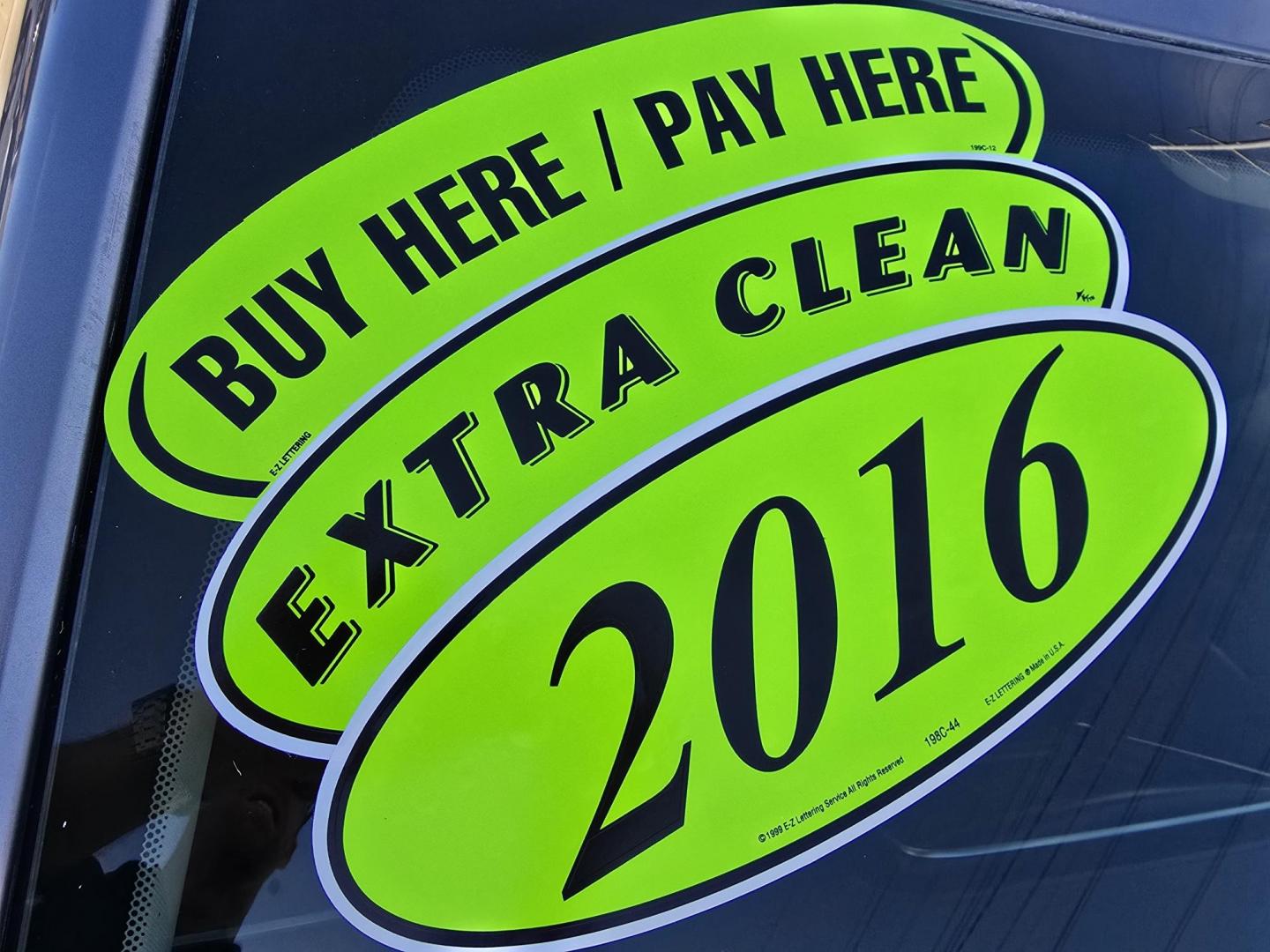 2016 GRAY Chrysler 200 Limited (1C3CCCAB5GN) with an 2.4L L4 DOHC 16V engine, 9A transmission, located at 2660 S.Garland Avenue, Garland, TX, 75041, (469) 298-3118, 32.885551, -96.655602 - Photo#20