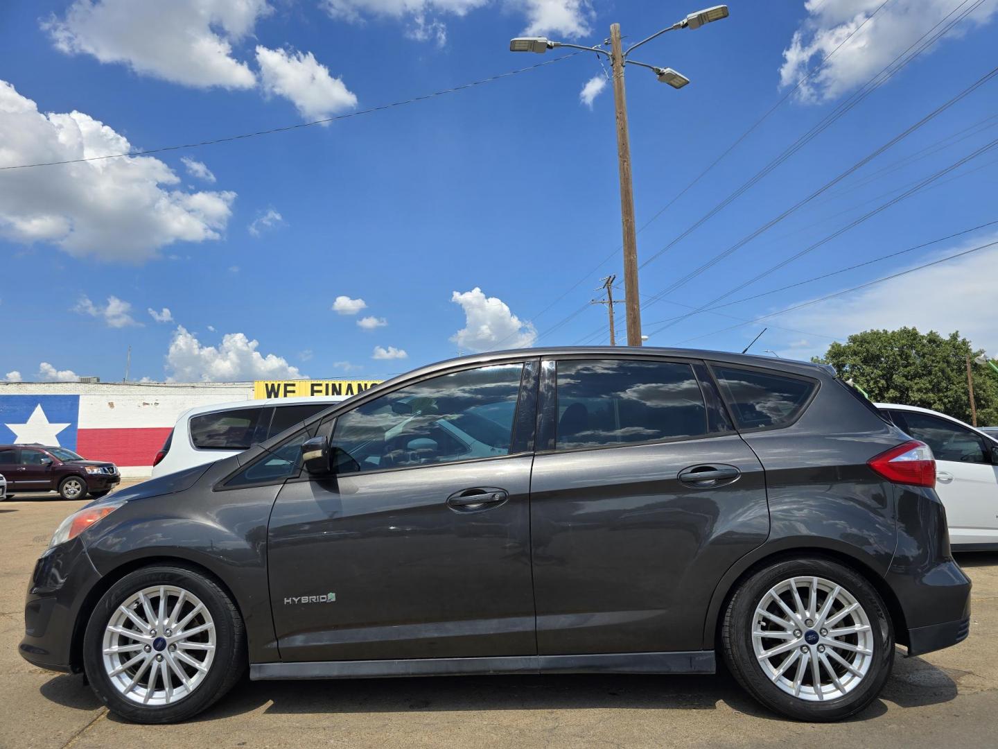 2016 GRAY /BLACK Ford C-Max Hybrid SE (1FADP5AU1GL) with an 2.0L L4 DOHC 16V HYBRID engine, CVT transmission, located at 2660 S.Garland Avenue, Garland, TX, 75041, (469) 298-3118, 32.885551, -96.655602 - Photo#6