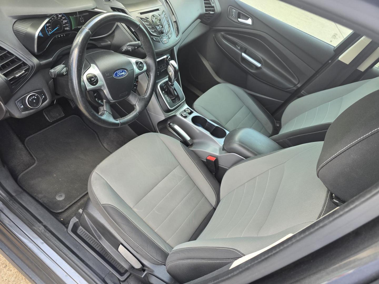 2016 GRAY /BLACK Ford C-Max Hybrid SE (1FADP5AU1GL) with an 2.0L L4 DOHC 16V HYBRID engine, CVT transmission, located at 2660 S.Garland Avenue, Garland, TX, 75041, (469) 298-3118, 32.885551, -96.655602 - Photo#10