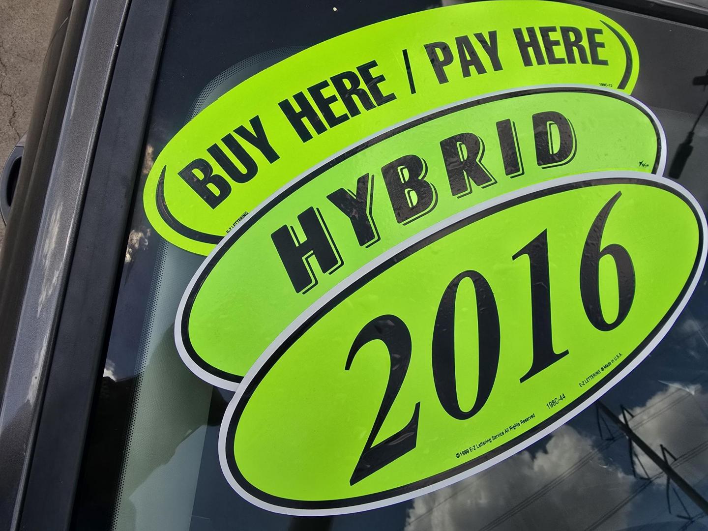 2016 GRAY /BLACK Ford C-Max Hybrid SE (1FADP5AU1GL) with an 2.0L L4 DOHC 16V HYBRID engine, CVT transmission, located at 2660 S.Garland Avenue, Garland, TX, 75041, (469) 298-3118, 32.885551, -96.655602 - Photo#19
