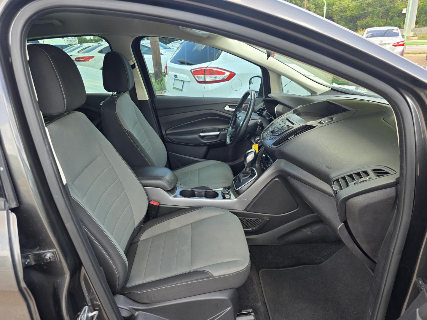 2016 GRAY /BLACK Ford C-Max Hybrid SE (1FADP5AU1GL) with an 2.0L L4 DOHC 16V HYBRID engine, CVT transmission, located at 2660 S.Garland Avenue, Garland, TX, 75041, (469) 298-3118, 32.885551, -96.655602 - Photo#17