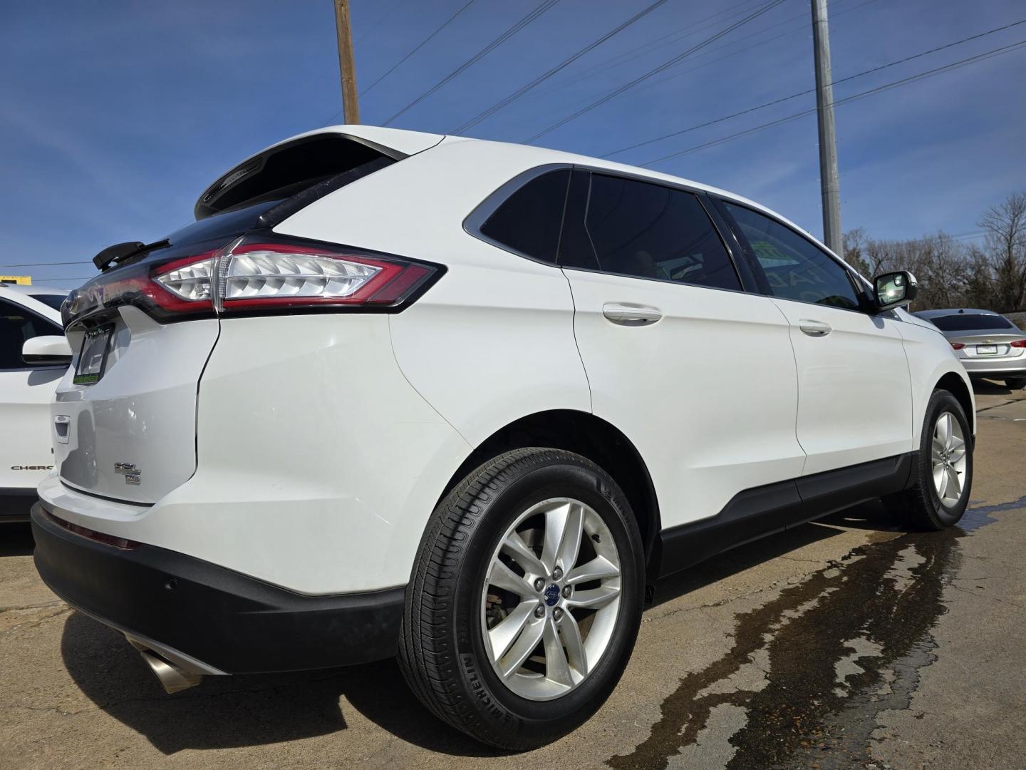 2016 WHITE Ford Edge SEL (2FMPK4J88GB) with an 3.5L V6 DOHC 24V engine, 6A transmission, located at 2660 S.Garland Avenue, Garland, TX, 75041, (469) 298-3118, 32.885551, -96.655602 - Photo#3