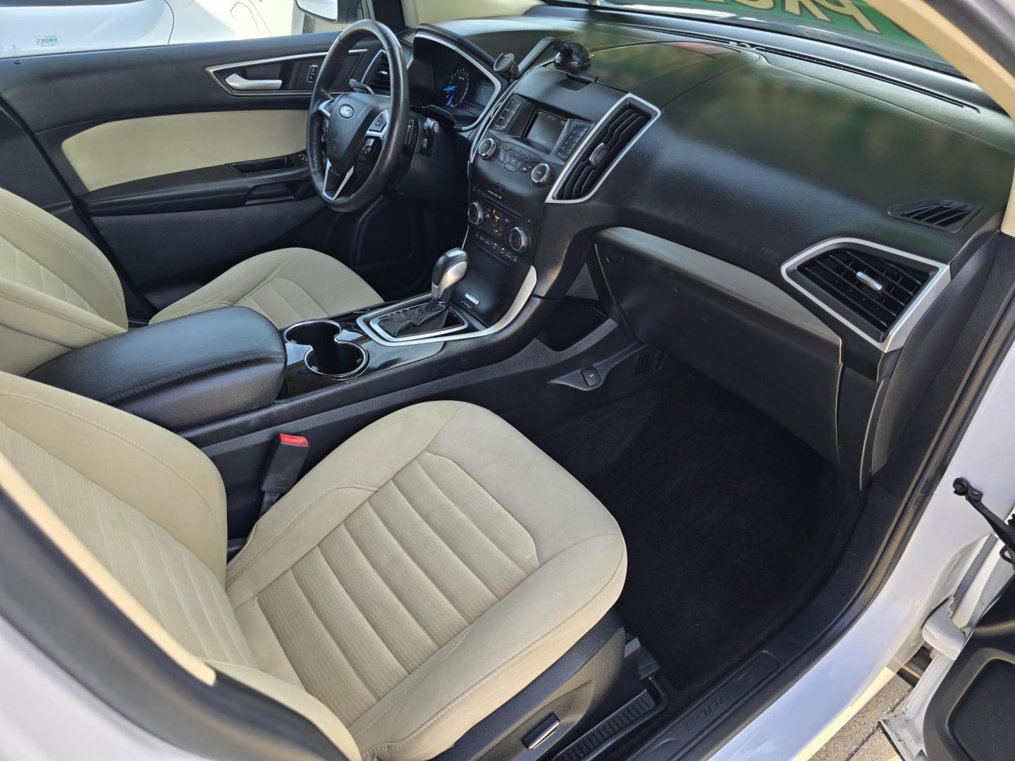 2016 WHITE Ford Edge SEL (2FMPK4J88GB) with an 3.5L V6 DOHC 24V engine, 6A transmission, located at 2660 S.Garland Avenue, Garland, TX, 75041, (469) 298-3118, 32.885551, -96.655602 - Photo#20