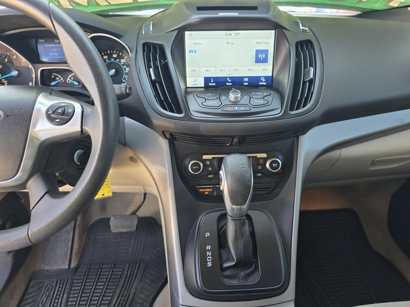 2016 WHITE Ford Escape SE (1FMCU9GX0GU) with an 1.6L L4 DOHC 16V engine, 6-Speed Automatic transmission, located at 2660 S.Garland Avenue, Garland, TX, 75041, (469) 298-3118, 32.885551, -96.655602 - Welcome to DallasAutos4Less, one of the Premier BUY HERE PAY HERE Dealers in the North Dallas Area. We specialize in financing to people with NO CREDIT or BAD CREDIT. We need proof of income, proof of residence, and a ID. Come buy your new car from us today!! This is a Super Clean 2016 FORD ESCAP - Photo#13