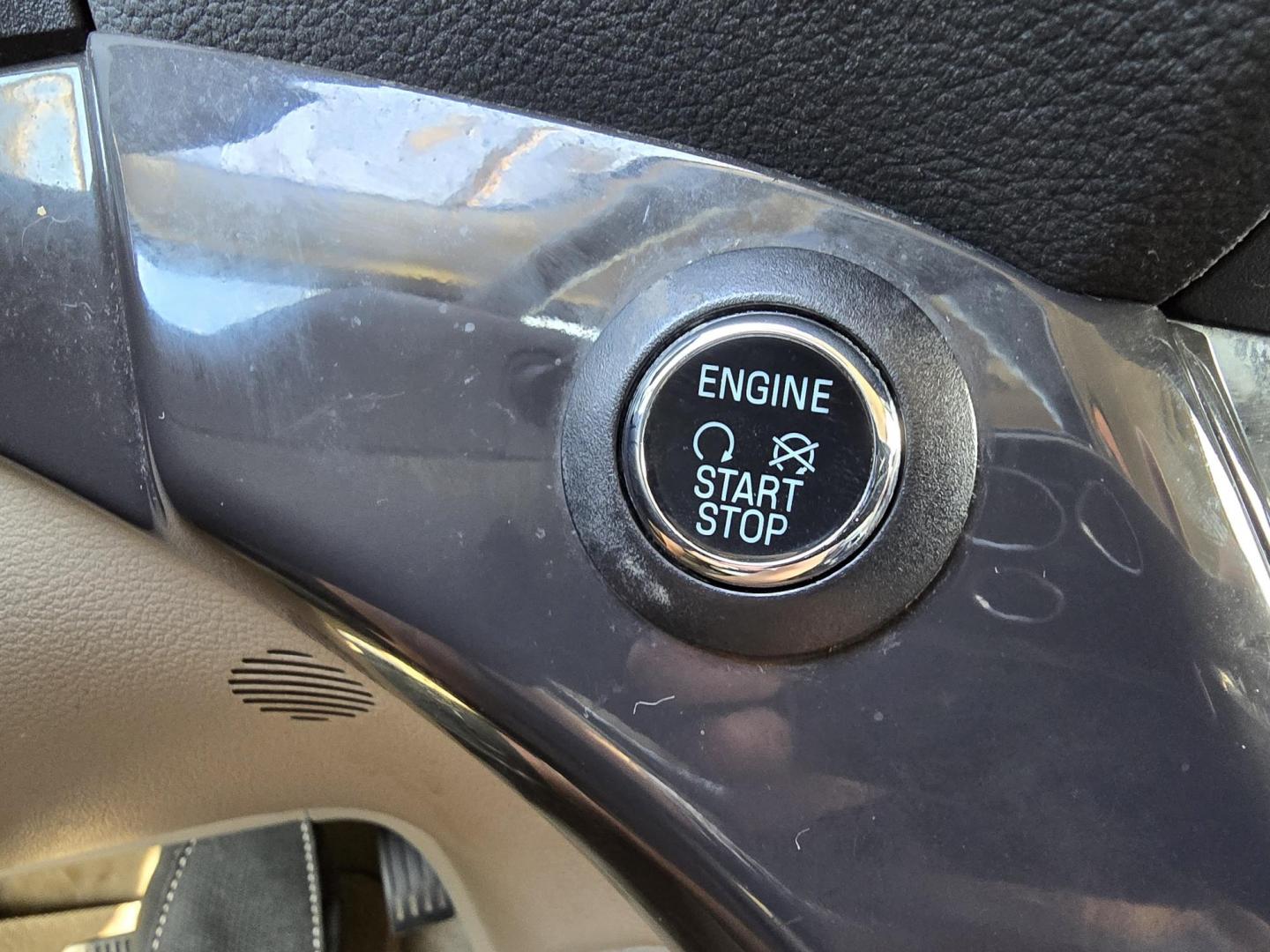 2016 RED Ford Escape Titanium (1FMCU0J96GU) with an 2.0L L4 DOHC 16V engine, 6-Speed Automatic transmission, located at 2660 S.Garland Avenue, Garland, TX, 75041, (469) 298-3118, 32.885551, -96.655602 - Photo#13