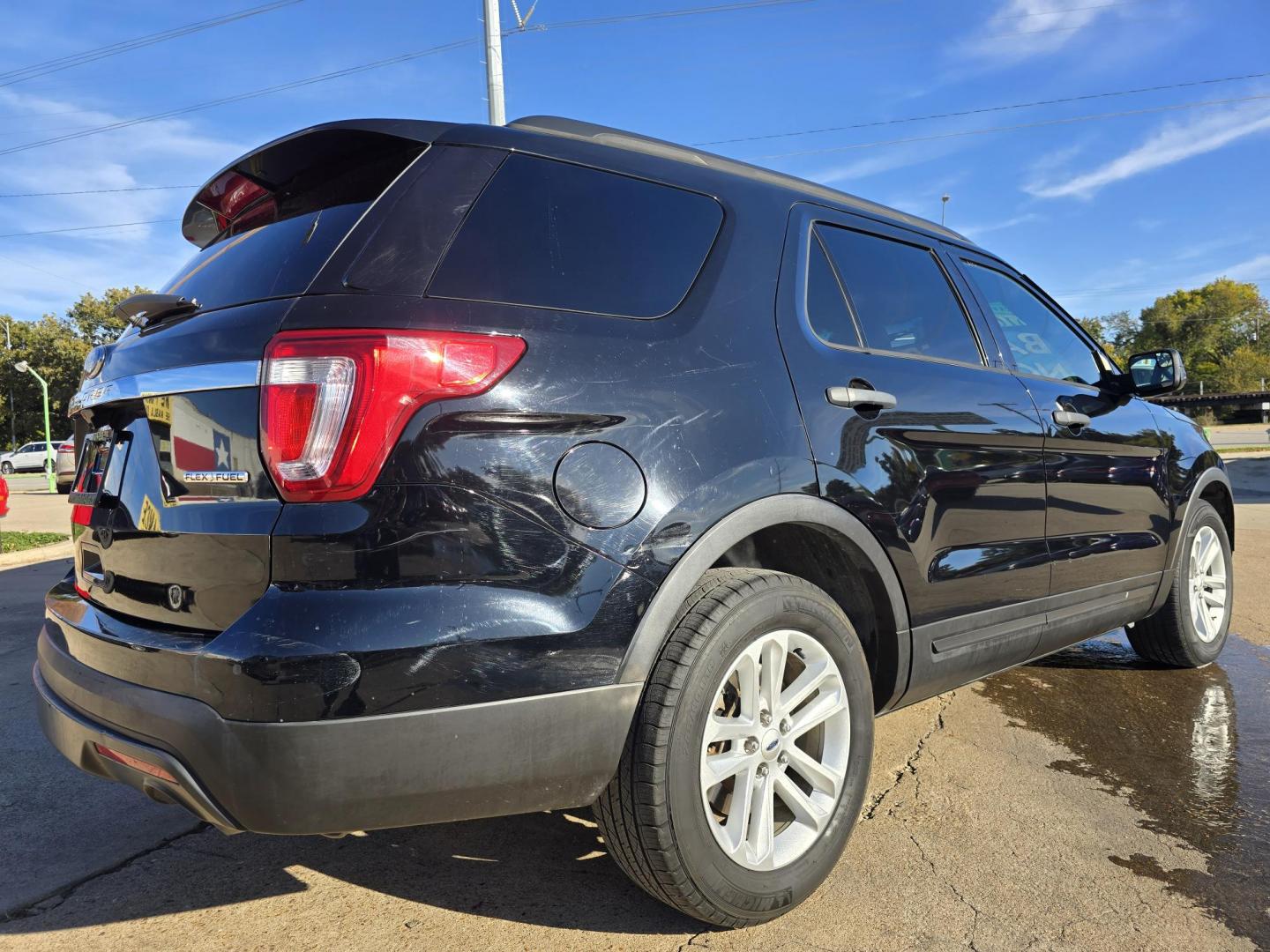 2016 BLACK Ford Explorer (1FM5K7B82GG) with an 3.5L V6 DOHC 24V engine, 6A transmission, located at 2660 S.Garland Avenue, Garland, TX, 75041, (469) 298-3118, 32.885551, -96.655602 - Photo#3