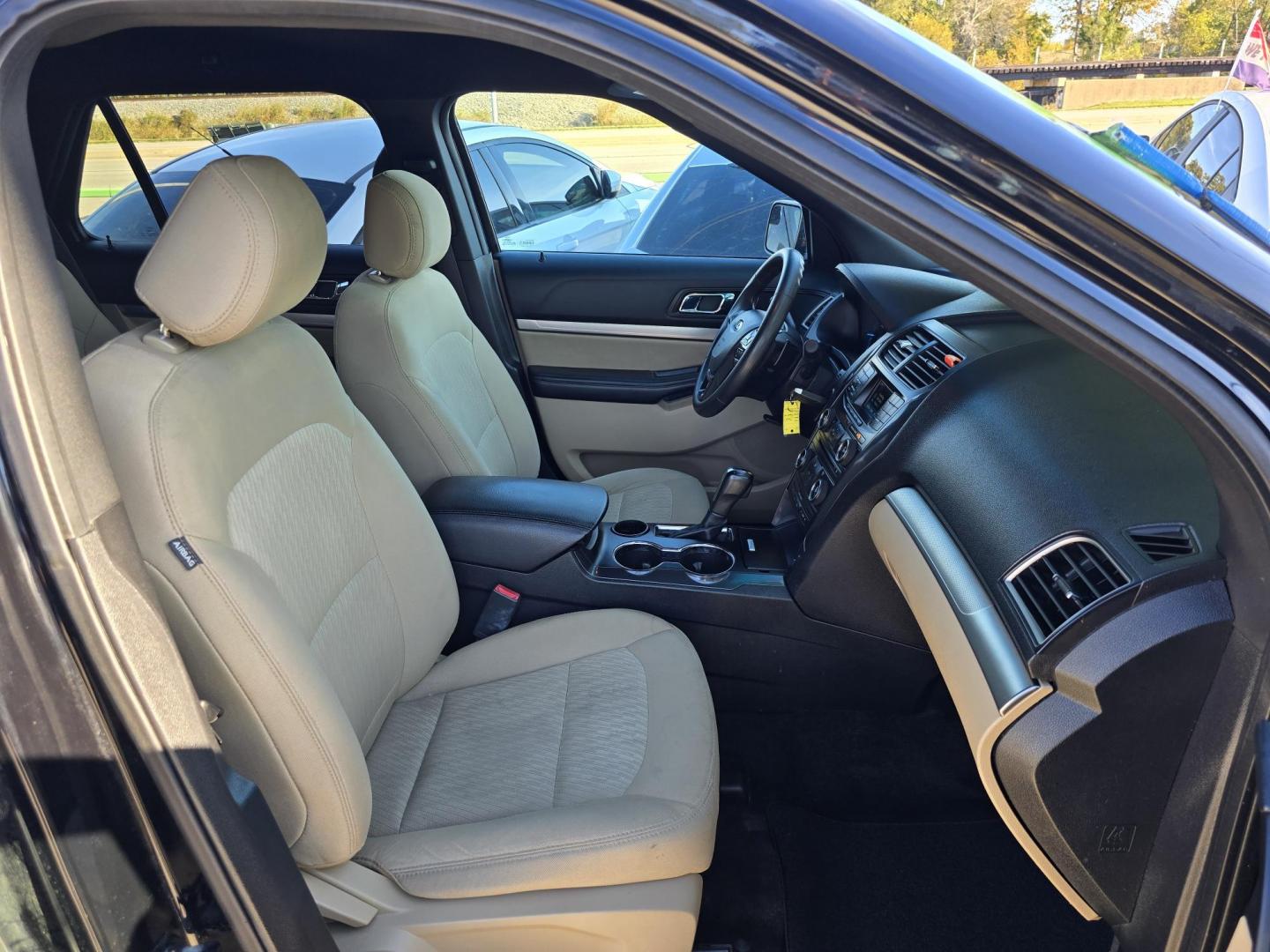 2016 BLACK Ford Explorer (1FM5K7B82GG) with an 3.5L V6 DOHC 24V engine, 6A transmission, located at 2660 S.Garland Avenue, Garland, TX, 75041, (469) 298-3118, 32.885551, -96.655602 - Photo#18