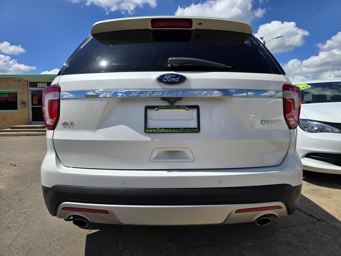 2016 WHITE Ford Explorer XLT (1FM5K7DH1GG) with an 2.3L L4 DOHC 16V engine, 6-Speed Automatic transmission, located at 2660 S.Garland Avenue, Garland, TX, 75041, (469) 298-3118, 32.885551, -96.655602 - Photo#4