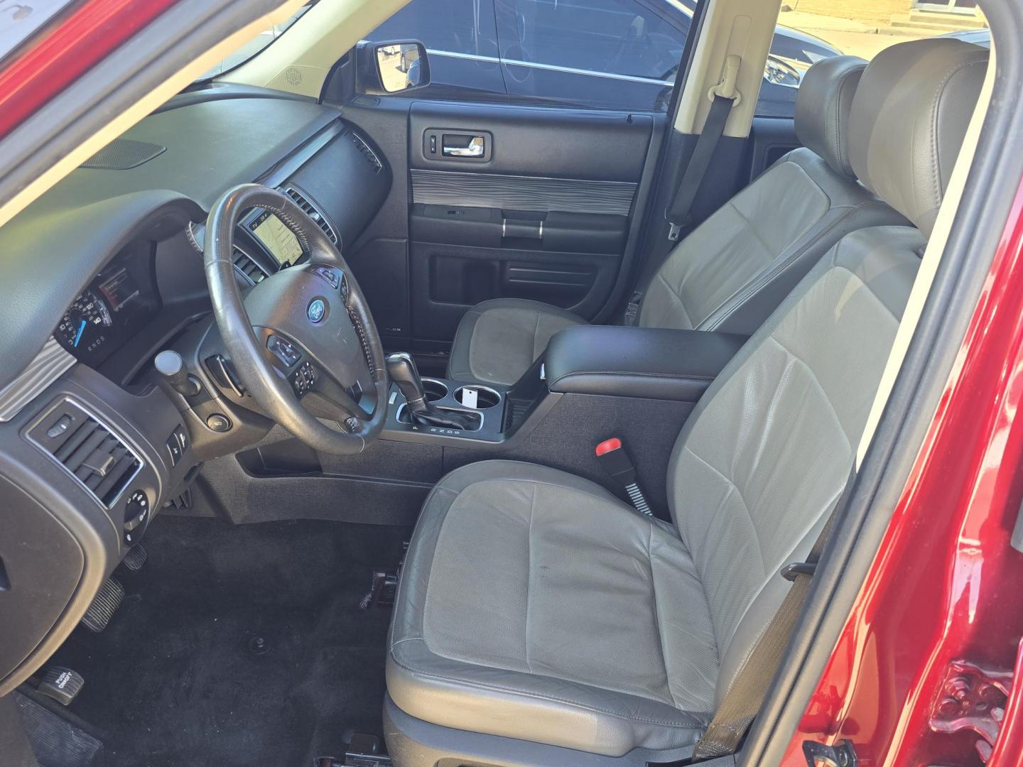 2016 RED Ford Flex Limited AWD w/EcoBoost (2FMHK6DT0GB) with an 3.5L V6 DOHC 24V engine, 6A transmission, located at 2660 S.Garland Avenue, Garland, TX, 75041, (469) 298-3118, 32.885551, -96.655602 - Photo#11