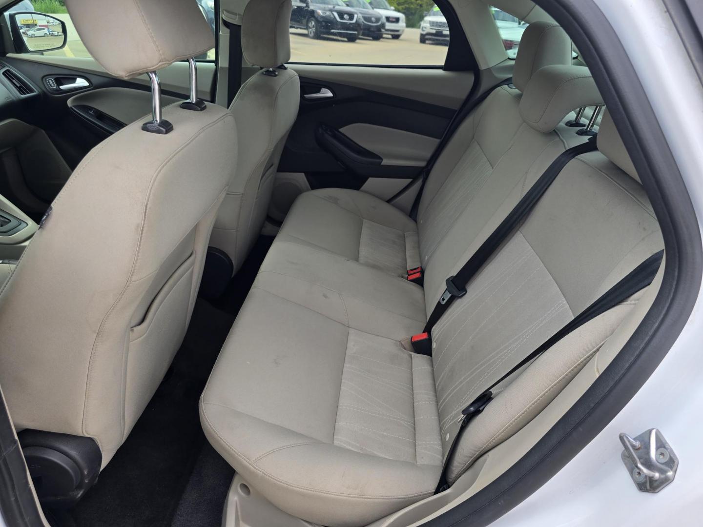 2016 WHITE Ford Focus SE (1FADP3F24GL) with an 2.0L L4 DOHC 16V engine, AUTO transmission, located at 2660 S.Garland Avenue, Garland, TX, 75041, (469) 298-3118, 32.885551, -96.655602 - Welcome to DallasAutos4Less, one of the Premier BUY HERE PAY HERE Dealers in the North Dallas Area. We specialize in financing to people with NO CREDIT or BAD CREDIT. We need proof of income, proof of residence, and a ID. Come buy your new car from us today!! This is a Super Clean 2016 FORD FOCUS - Photo#15