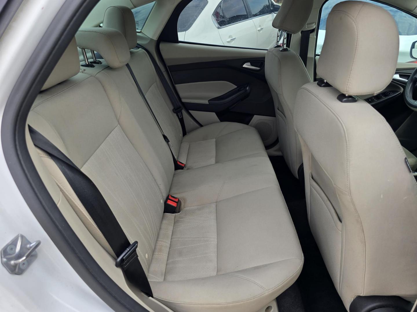 2016 WHITE Ford Focus SE (1FADP3F24GL) with an 2.0L L4 DOHC 16V engine, AUTO transmission, located at 2660 S.Garland Avenue, Garland, TX, 75041, (469) 298-3118, 32.885551, -96.655602 - Welcome to DallasAutos4Less, one of the Premier BUY HERE PAY HERE Dealers in the North Dallas Area. We specialize in financing to people with NO CREDIT or BAD CREDIT. We need proof of income, proof of residence, and a ID. Come buy your new car from us today!! This is a Super Clean 2016 FORD FOCUS - Photo#16