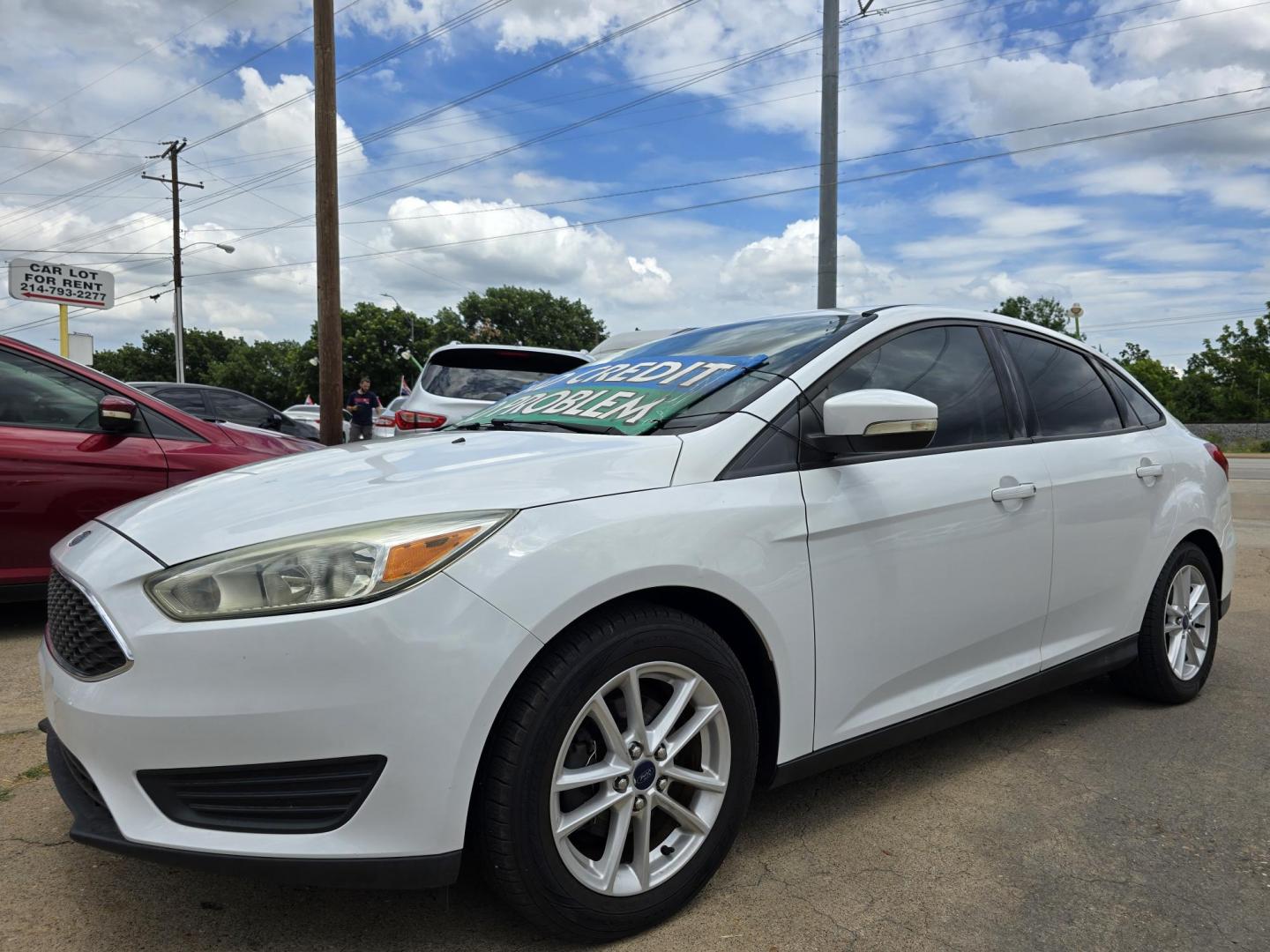 2016 Ford Focus SE (1FADP3F25GL) with an 2.0L L4 DOHC 16V engine, AUTO transmission, located at 2660 S.Garland Avenue, Garland, TX, 75041, (469) 298-3118, 32.885551, -96.655602 - Photo#7