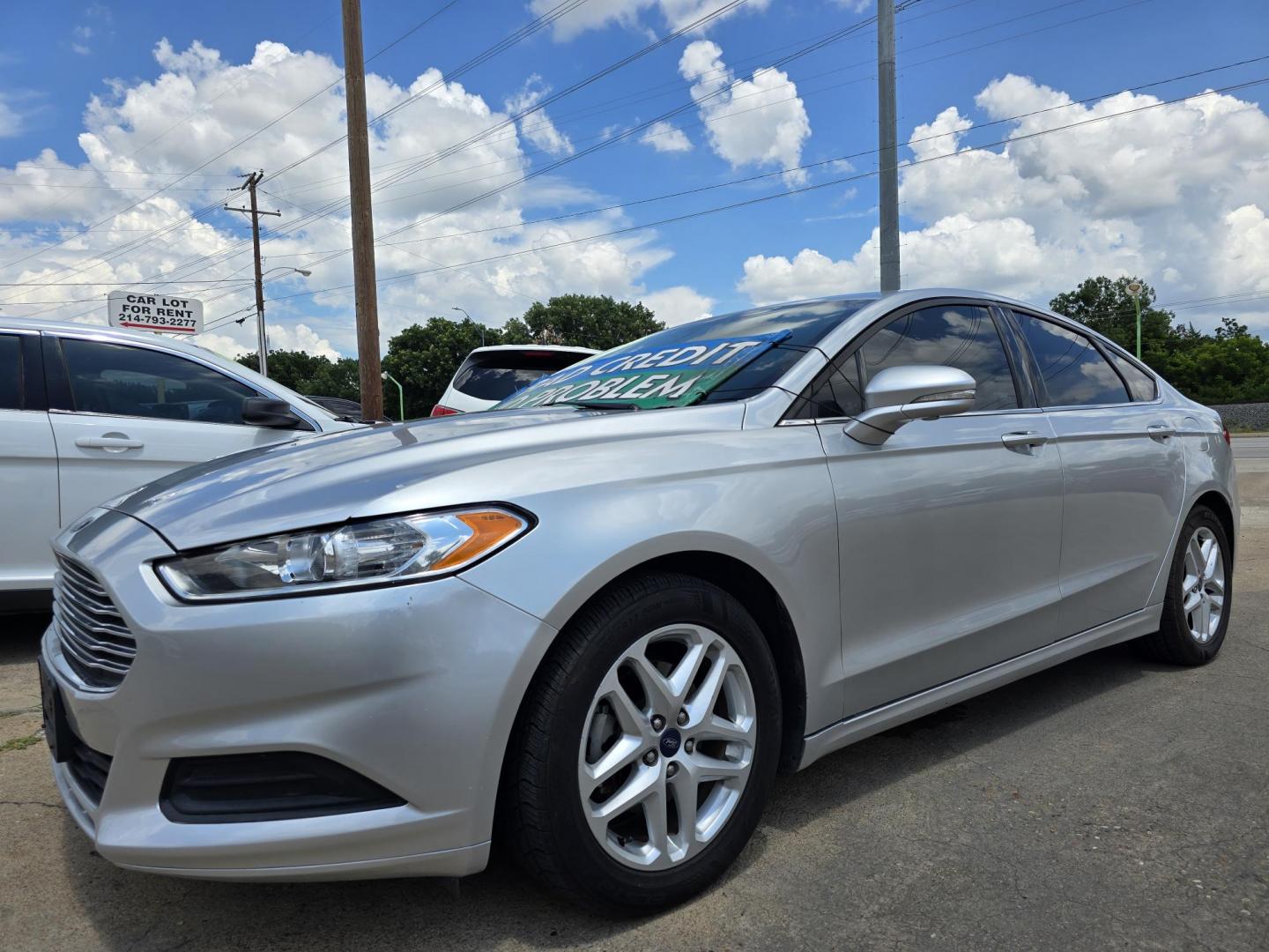 2016 SILVER Ford Fusion SE (3FA6P0H74GR) with an 2.5L L4 DOHC 16V engine, 6-Speed Automatic transmission, located at 2660 S.Garland Avenue, Garland, TX, 75041, (469) 298-3118, 32.885551, -96.655602 - Photo#7