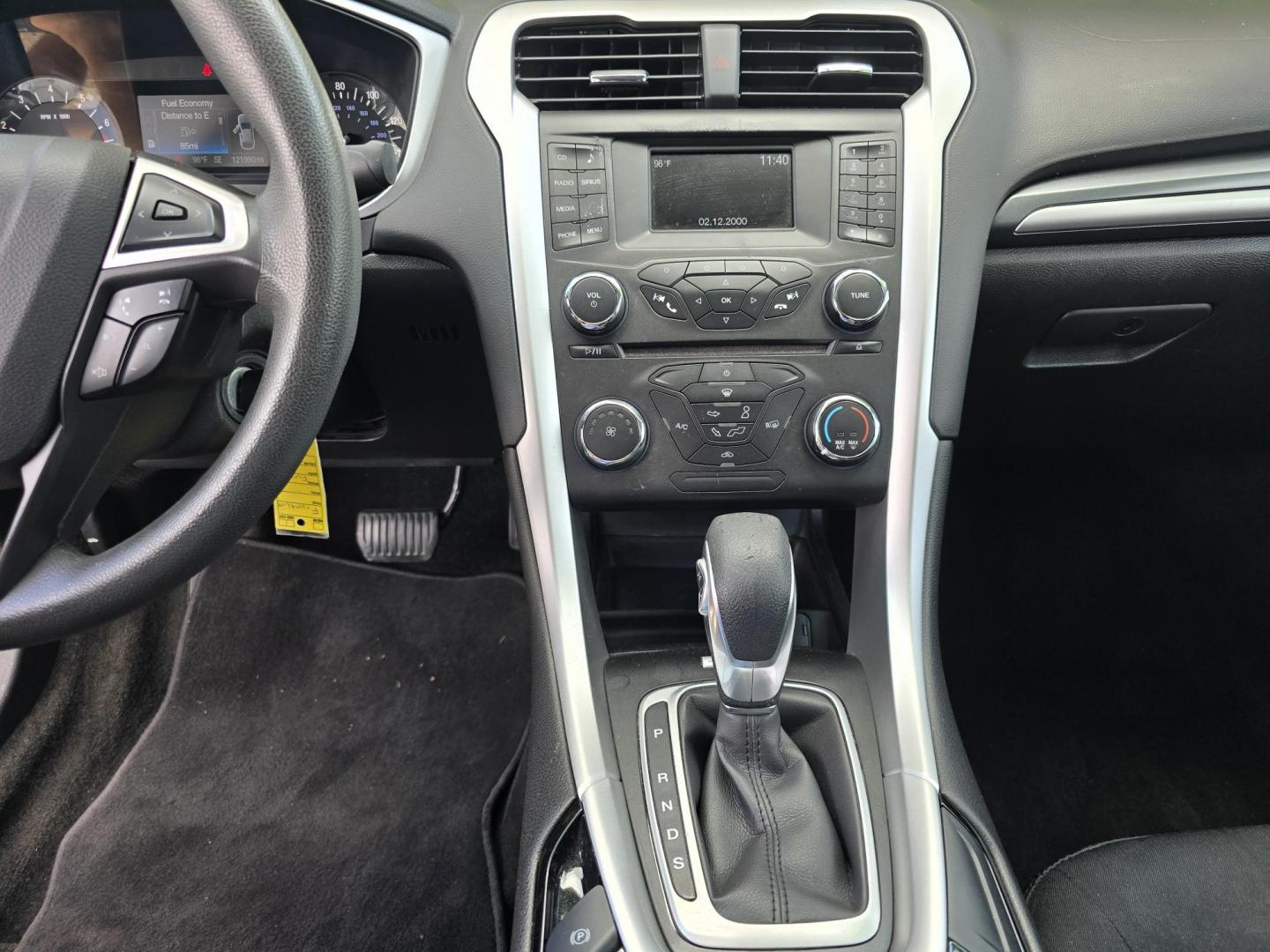 2016 SILVER Ford Fusion SE (3FA6P0H74GR) with an 2.5L L4 DOHC 16V engine, 6-Speed Automatic transmission, located at 2660 S.Garland Avenue, Garland, TX, 75041, (469) 298-3118, 32.885551, -96.655602 - Photo#13