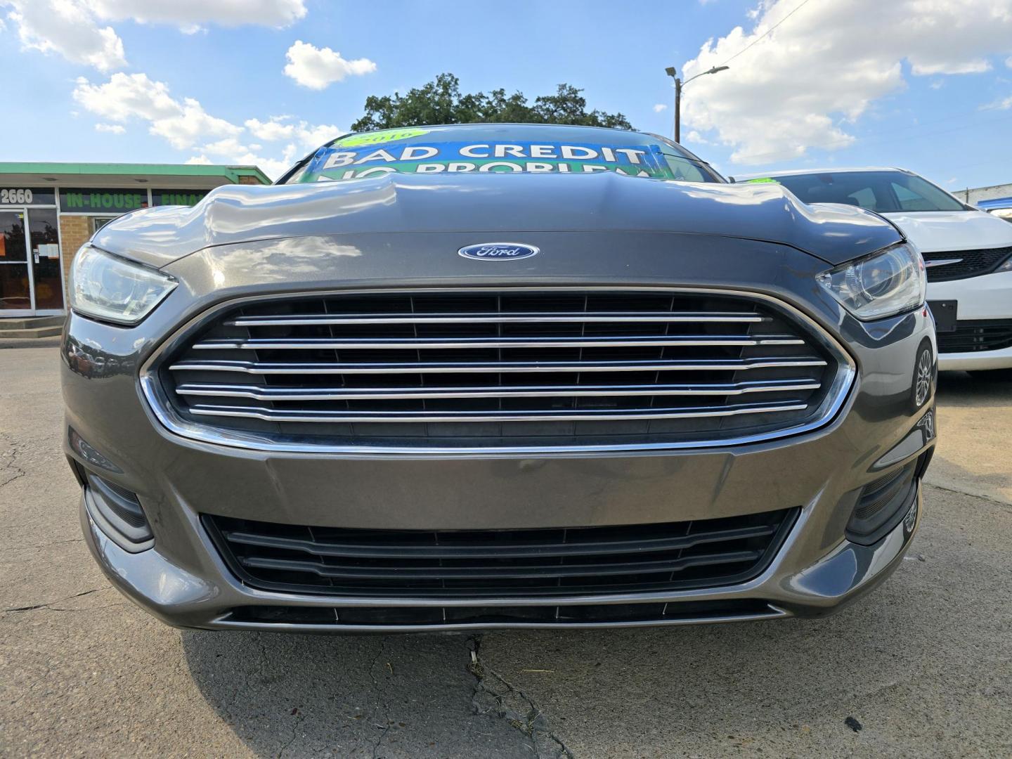 2016 SILVER Ford Fusion SE (3FA6P0H73GR) with an 2.5L L4 DOHC 16V engine, 6-Speed Automatic transmission, located at 2660 S.Garland Avenue, Garland, TX, 75041, (469) 298-3118, 32.885551, -96.655602 - Photo#9