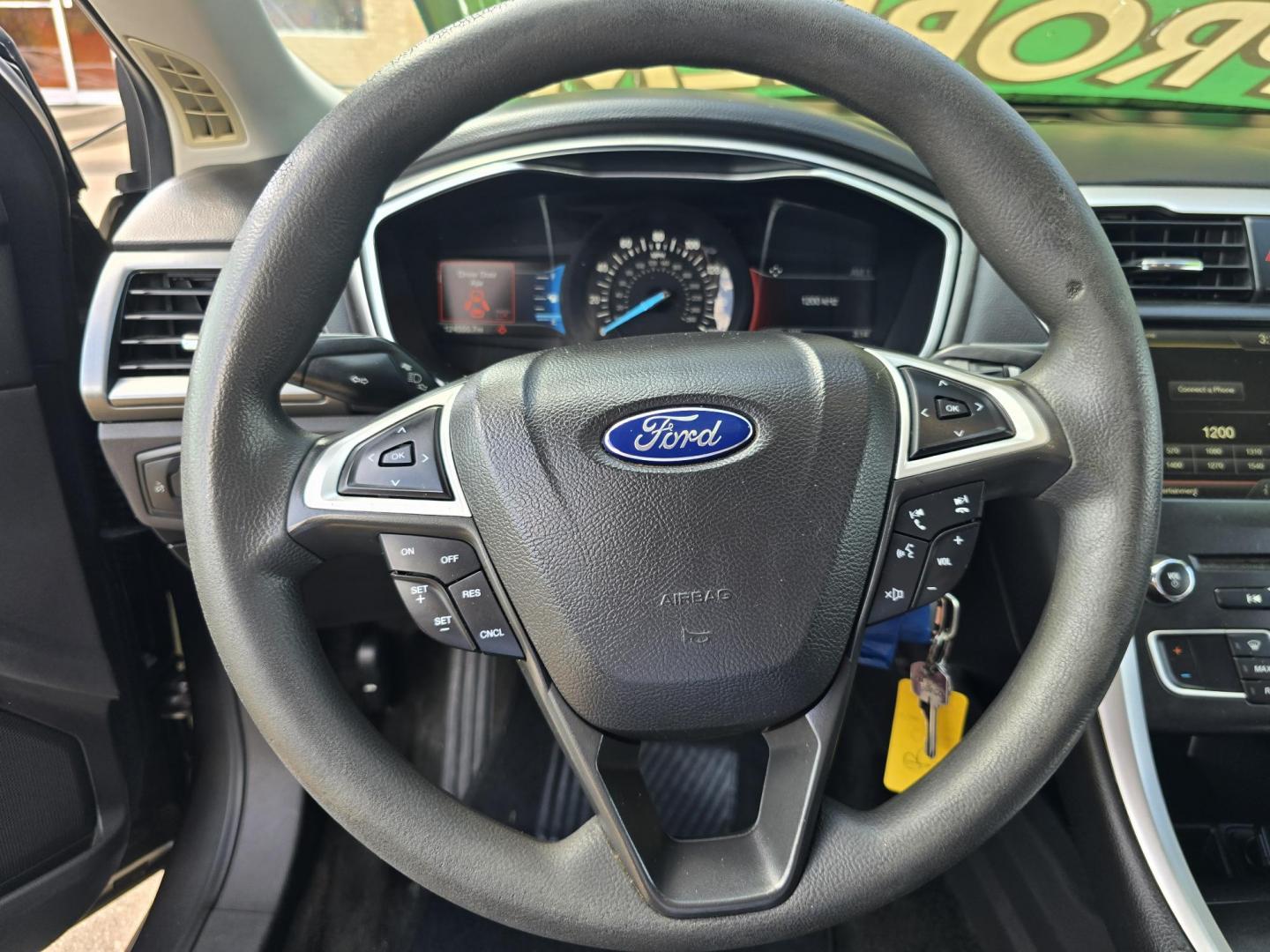 2016 SILVER Ford Fusion SE (3FA6P0H73GR) with an 2.5L L4 DOHC 16V engine, 6-Speed Automatic transmission, located at 2660 S.Garland Avenue, Garland, TX, 75041, (469) 298-3118, 32.885551, -96.655602 - Photo#12