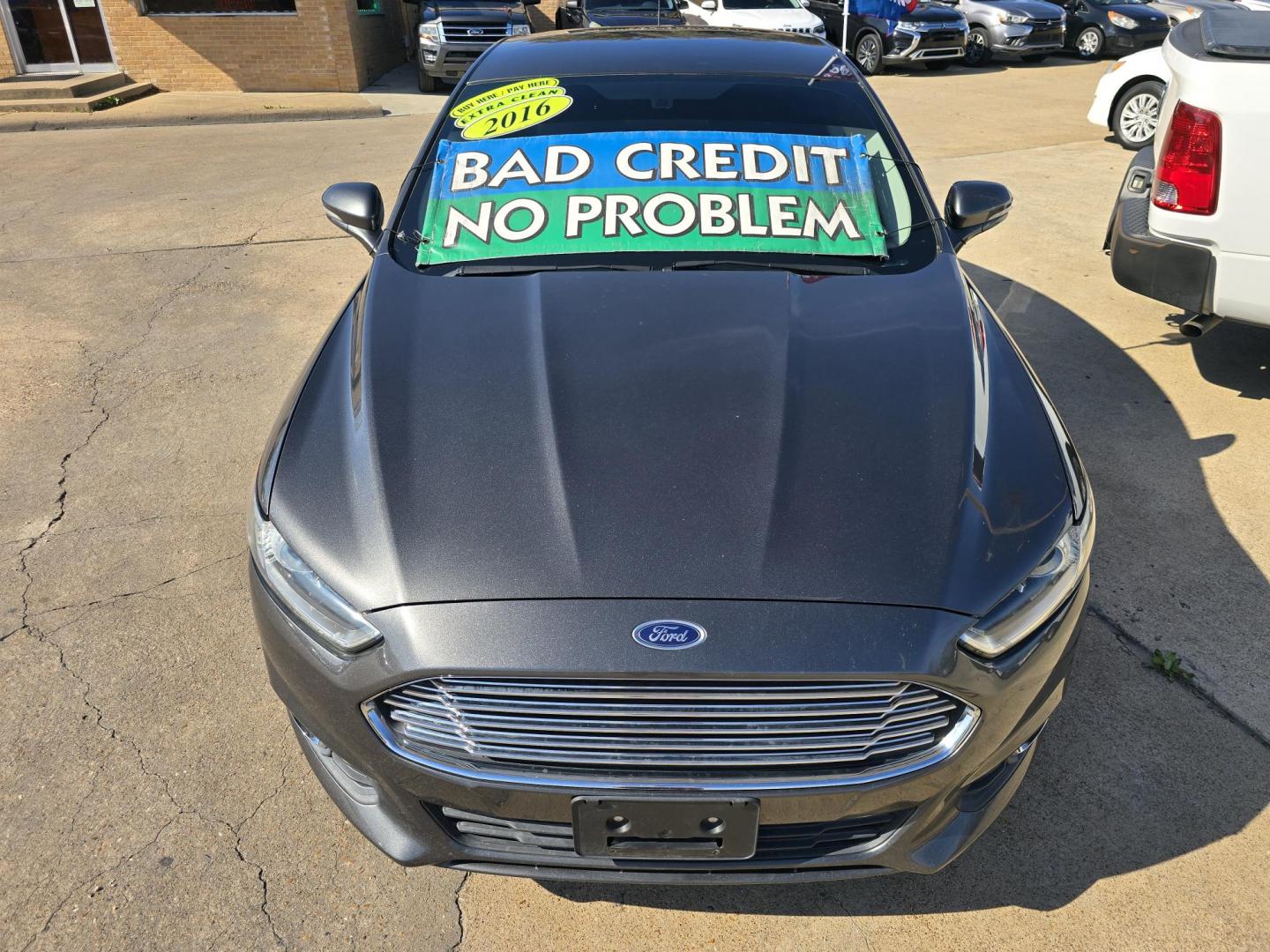 2016 GRAY Ford Fusion SE (3FA6P0H9XGR) with an 2.0L L4 DOHC 16V engine, 6-Speed Automatic transmission, located at 2660 S.Garland Avenue, Garland, TX, 75041, (469) 298-3118, 32.885551, -96.655602 - Photo#7
