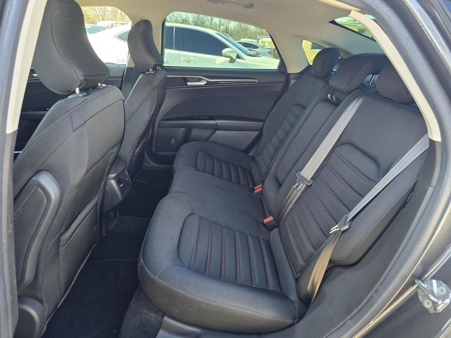 2016 GRAY Ford Fusion SE (3FA6P0H9XGR) with an 2.0L L4 DOHC 16V engine, 6-Speed Automatic transmission, located at 2660 S.Garland Avenue, Garland, TX, 75041, (469) 298-3118, 32.885551, -96.655602 - Photo#14