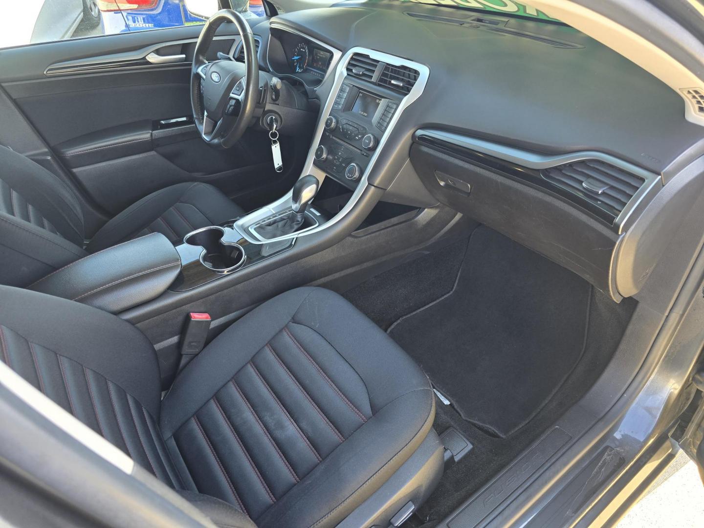 2016 GRAY Ford Fusion SE (3FA6P0H9XGR) with an 2.0L L4 DOHC 16V engine, 6-Speed Automatic transmission, located at 2660 S.Garland Avenue, Garland, TX, 75041, (469) 298-3118, 32.885551, -96.655602 - Photo#17